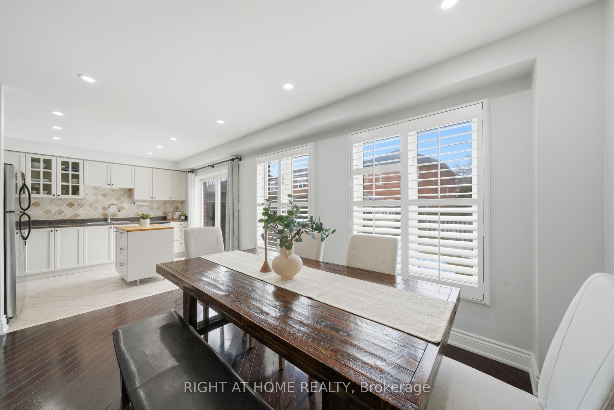 Photo 10 of 2230 Sutton Drive, Burlington, Orchard — HOMEH