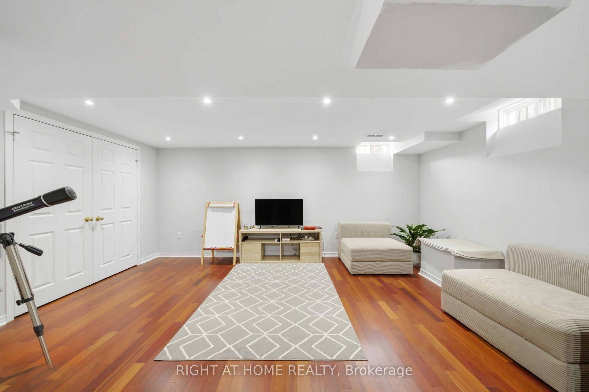 Photo 24 of 2230 Sutton Drive, Burlington, Orchard — HOMEH