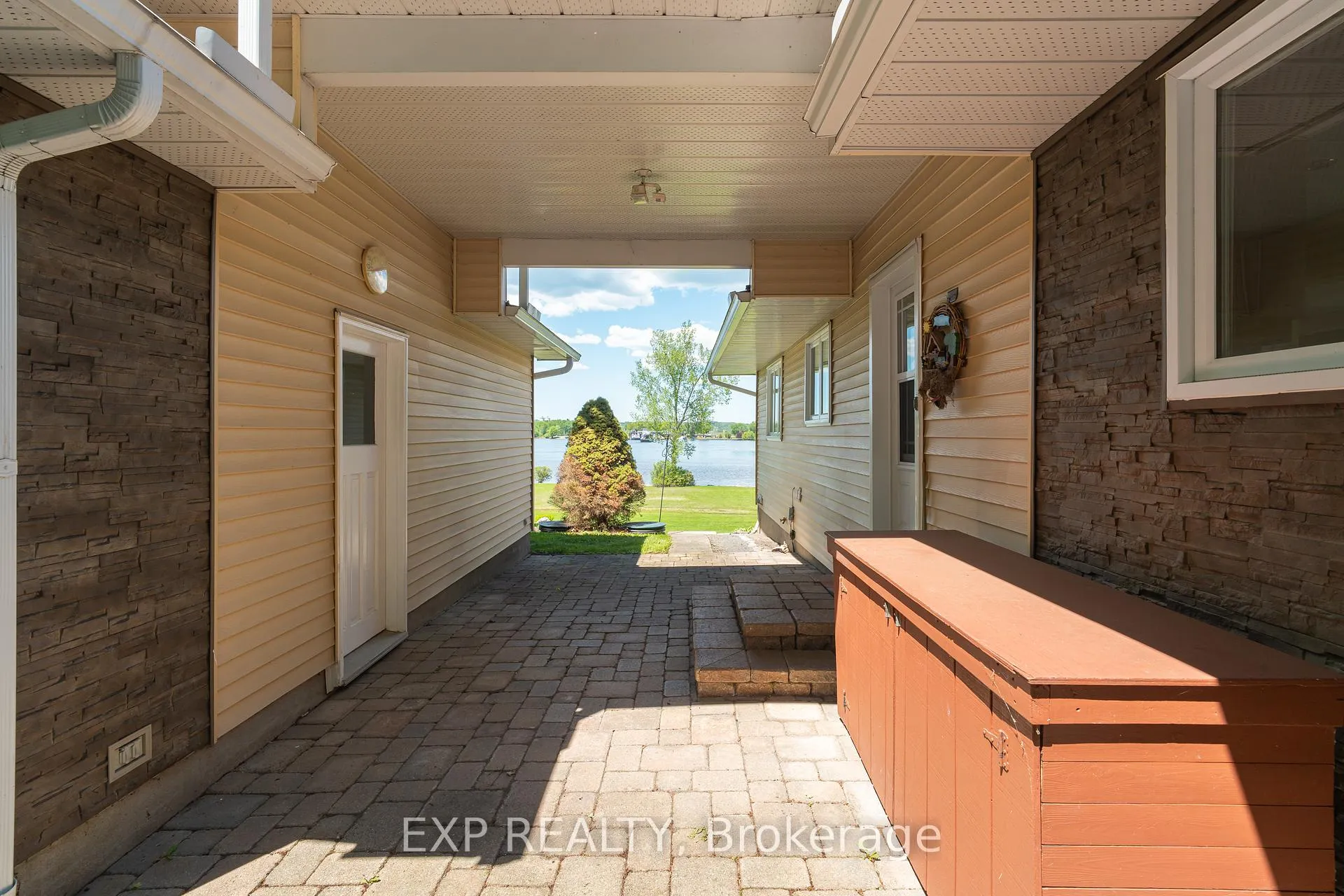 Photo 29 of 2577 Regional Rd 174, Ottawa, Cumberland Village — HOMEH