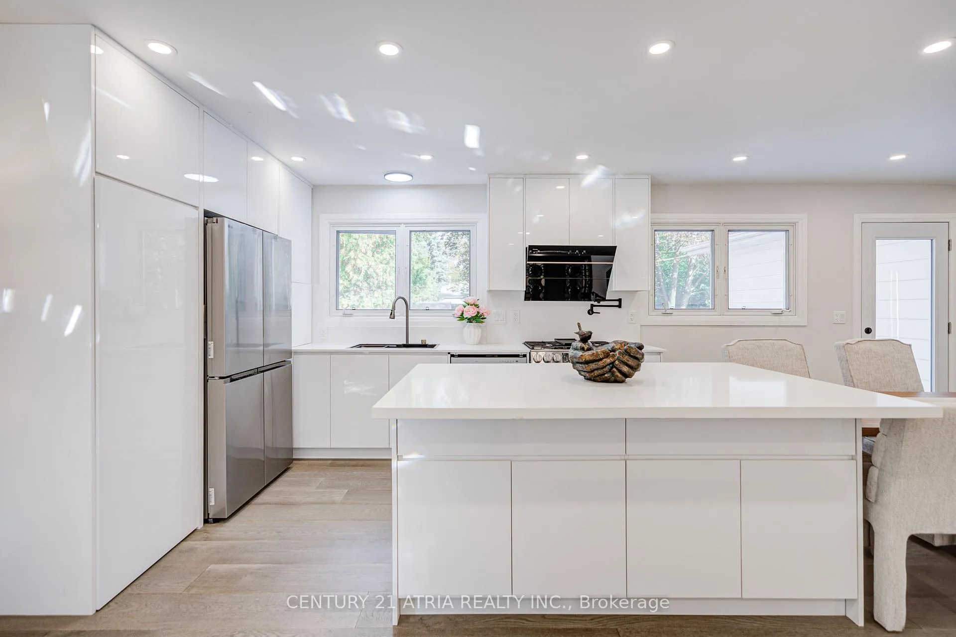 Photo 8 of 33 Sir Brandiles Place, Markham, Markham Village — HOMEH