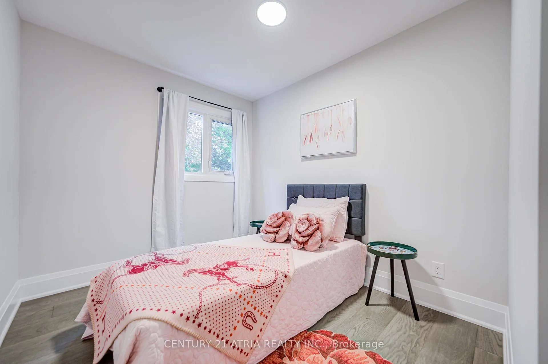 Photo 18 of 33 Sir Brandiles Place, Markham, Markham Village — HOMEH