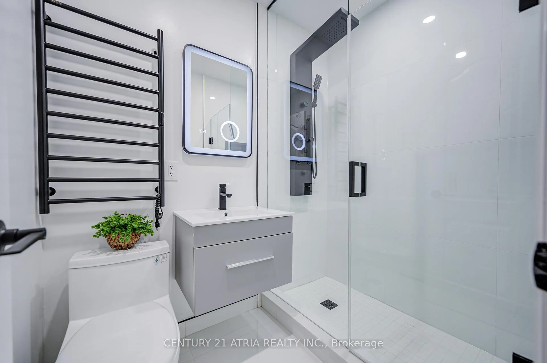 Photo 20 of 33 Sir Brandiles Place, Markham, Markham Village — HOMEH