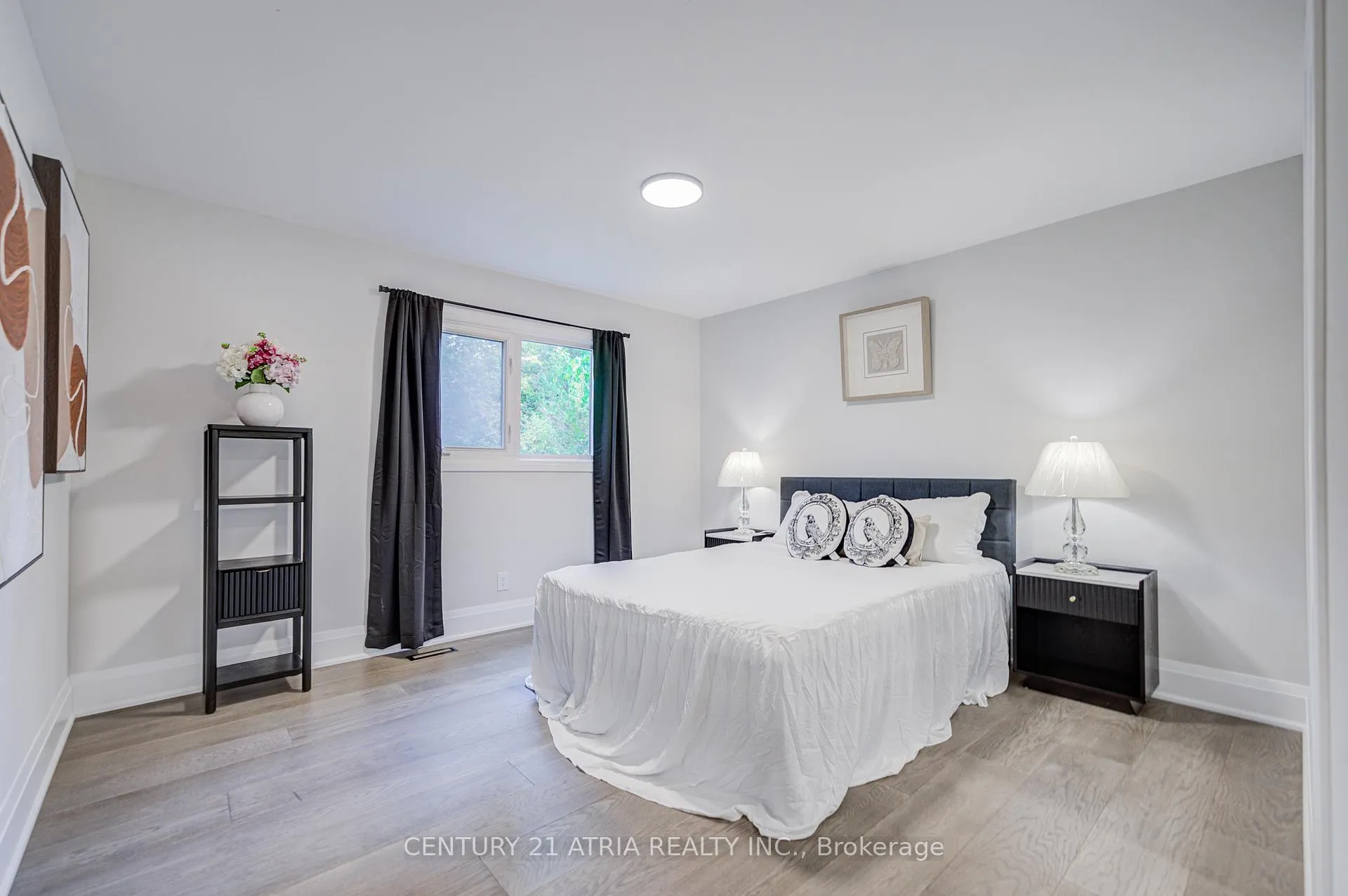 Photo 24 of 33 Sir Brandiles Place, Markham, Markham Village — HOMEH