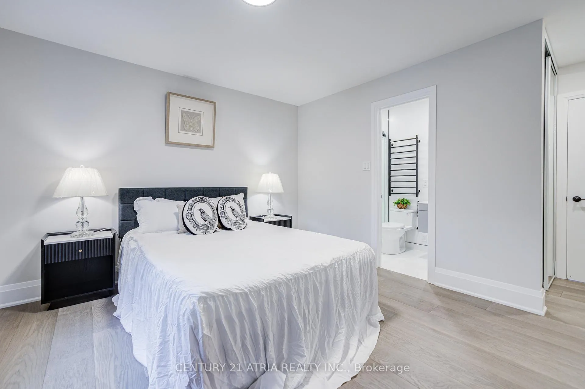 Photo 26 of 33 Sir Brandiles Place, Markham, Markham Village — HOMEH