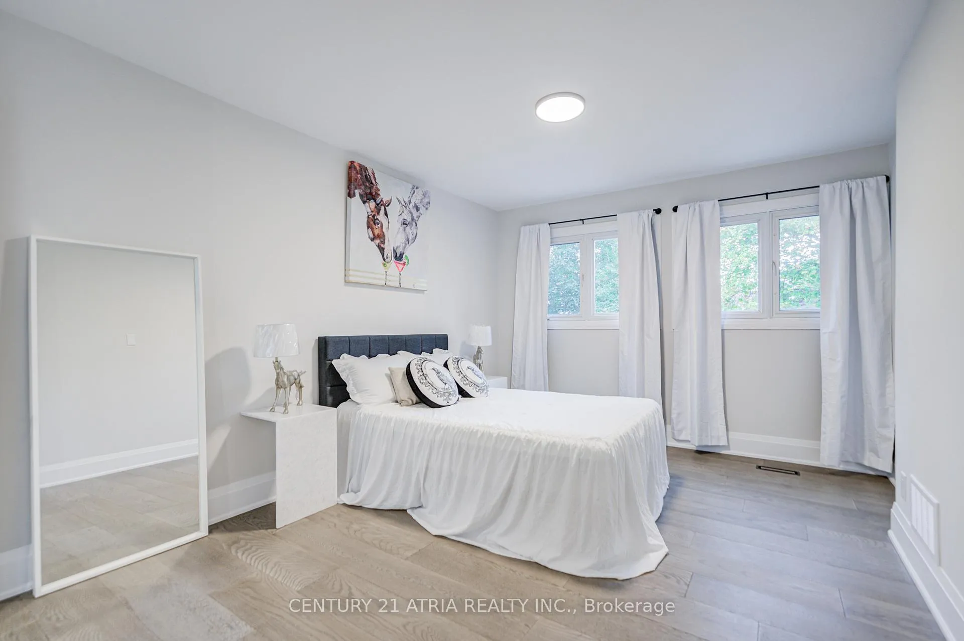 Photo 28 of 33 Sir Brandiles Place, Markham, Markham Village — HOMEH