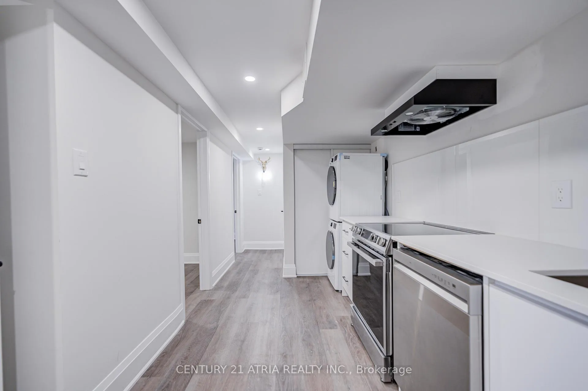 Photo 35 of 33 Sir Brandiles Place, Markham, Markham Village — HOMEH