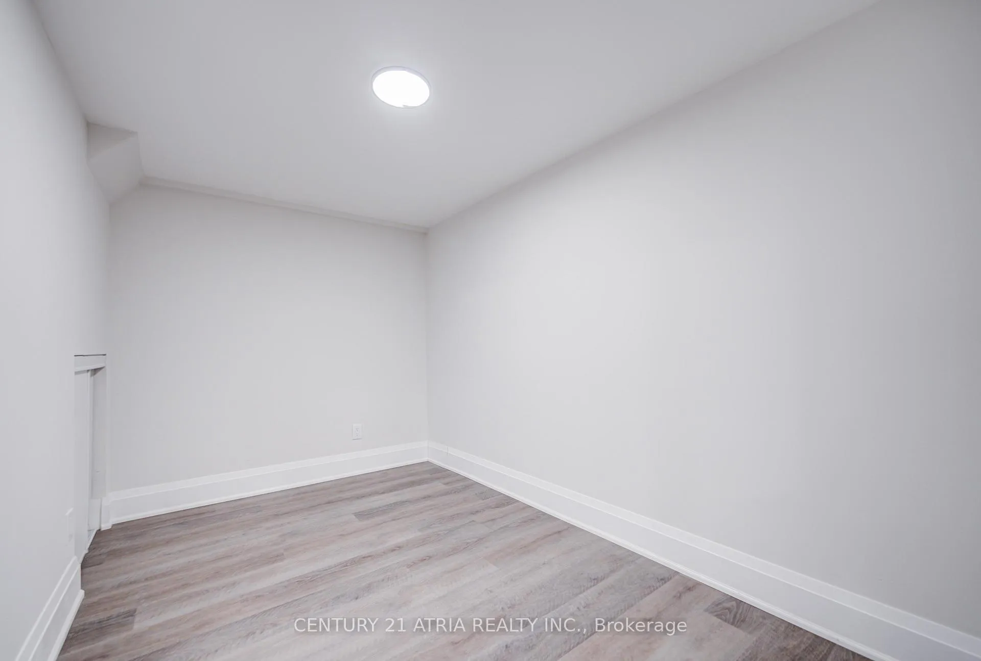 Photo 37 of 33 Sir Brandiles Place, Markham, Markham Village — HOMEH