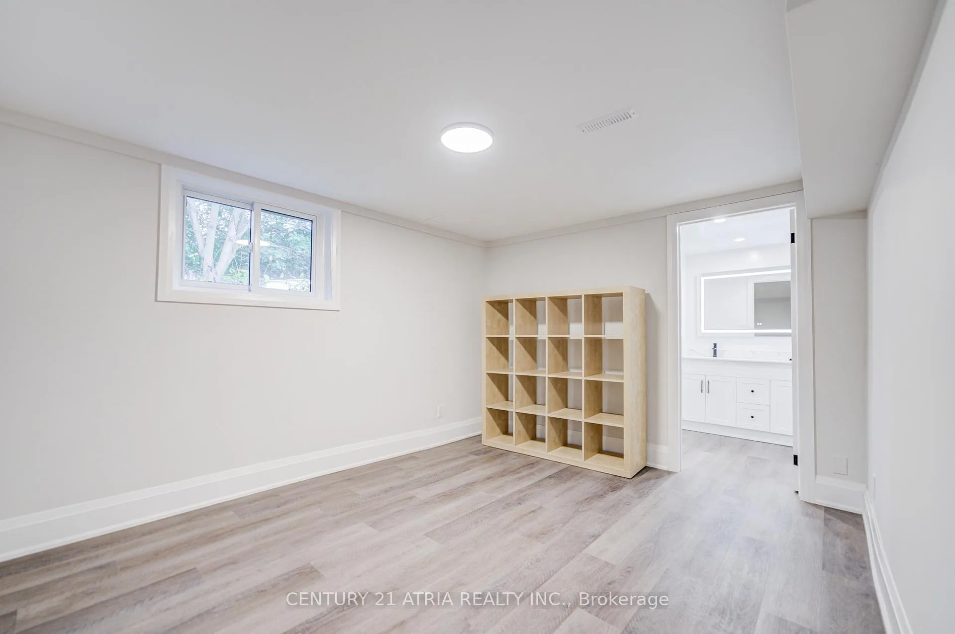 Photo 42 of 33 Sir Brandiles Place, Markham, Markham Village — HOMEH