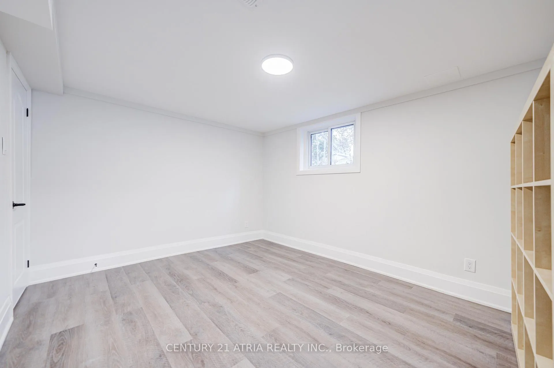 Photo 43 of 33 Sir Brandiles Place, Markham, Markham Village — HOMEH