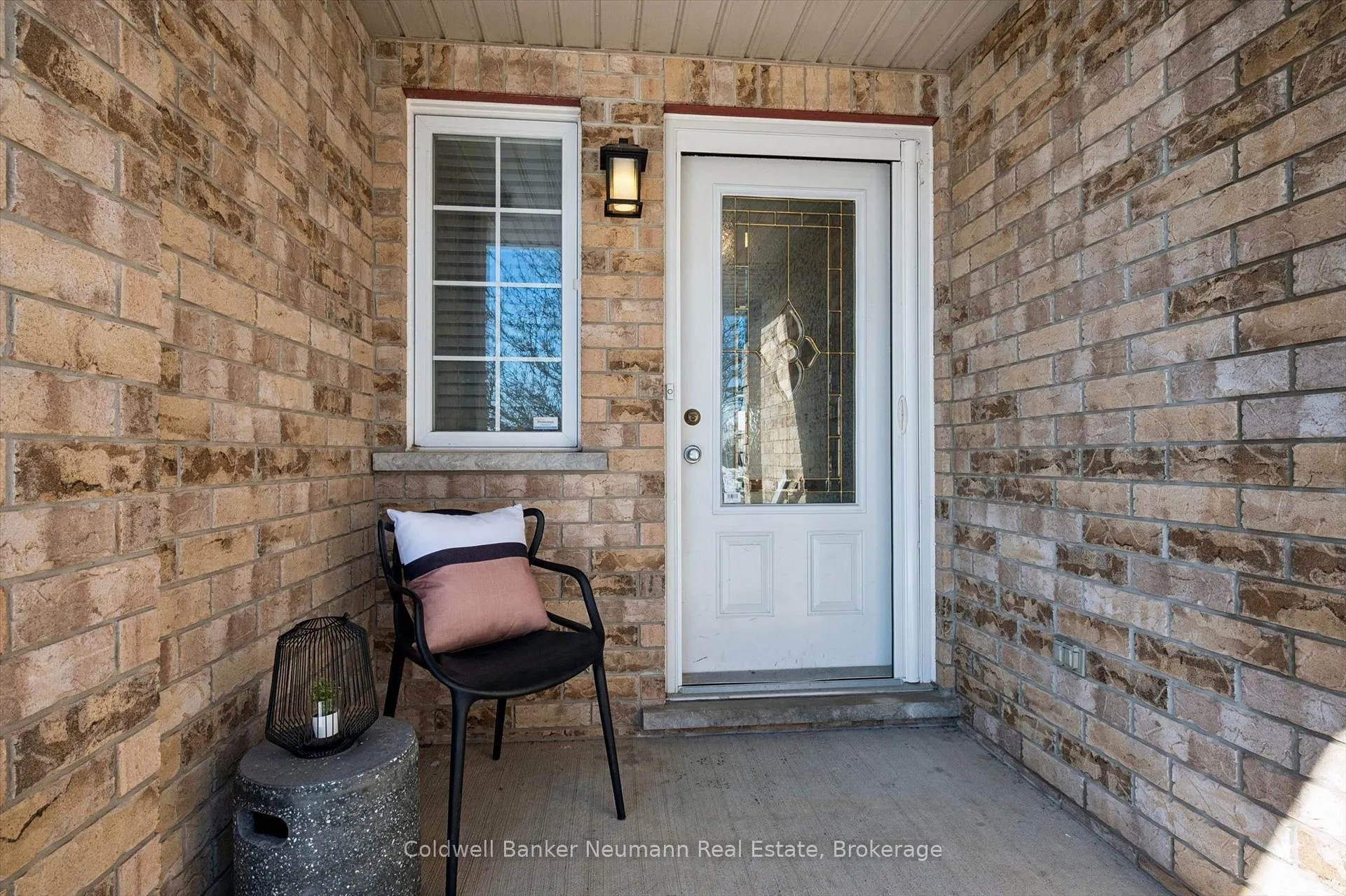Photo 3 of Unit 37, 20 Shackleton Drive, Guelph, Grange Road — HOMEH