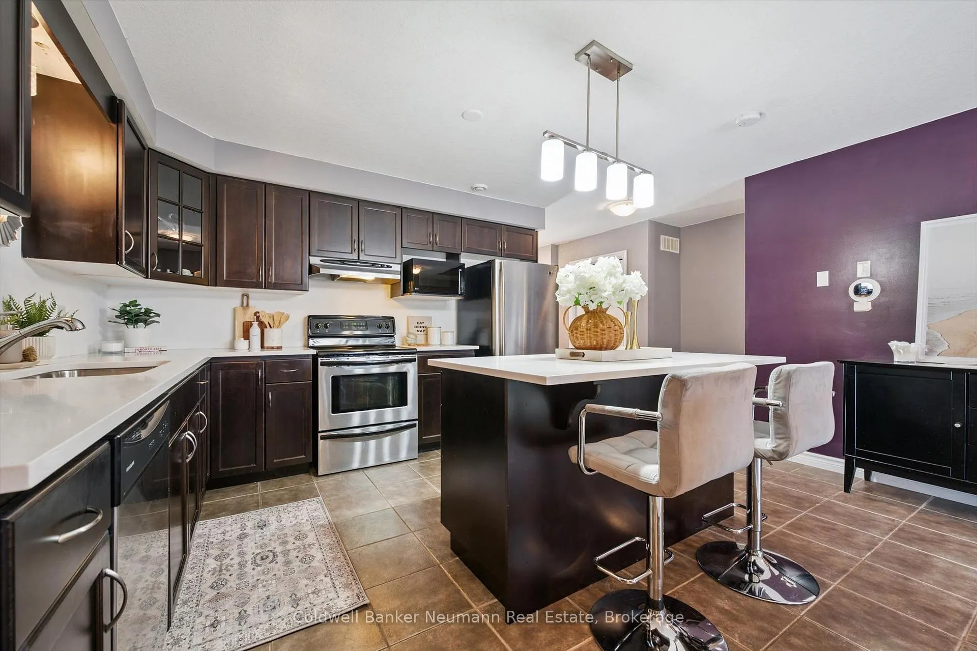 Photo 8 of Unit 37, 20 Shackleton Drive, Guelph, Grange Road — HOMEH