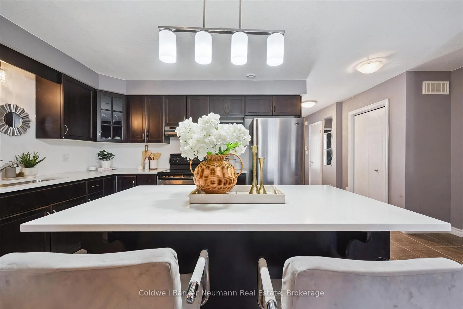 Photo 9 of Unit 37, 20 Shackleton Drive, Guelph, Grange Road — HOMEH