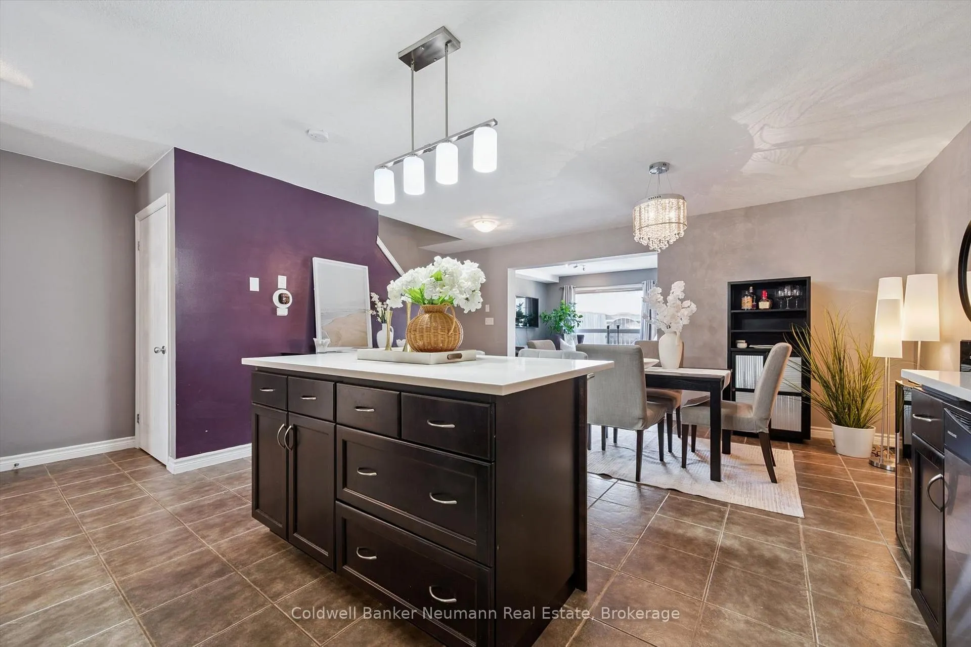 Photo 10 of Unit 37, 20 Shackleton Drive, Guelph, Grange Road — HOMEH