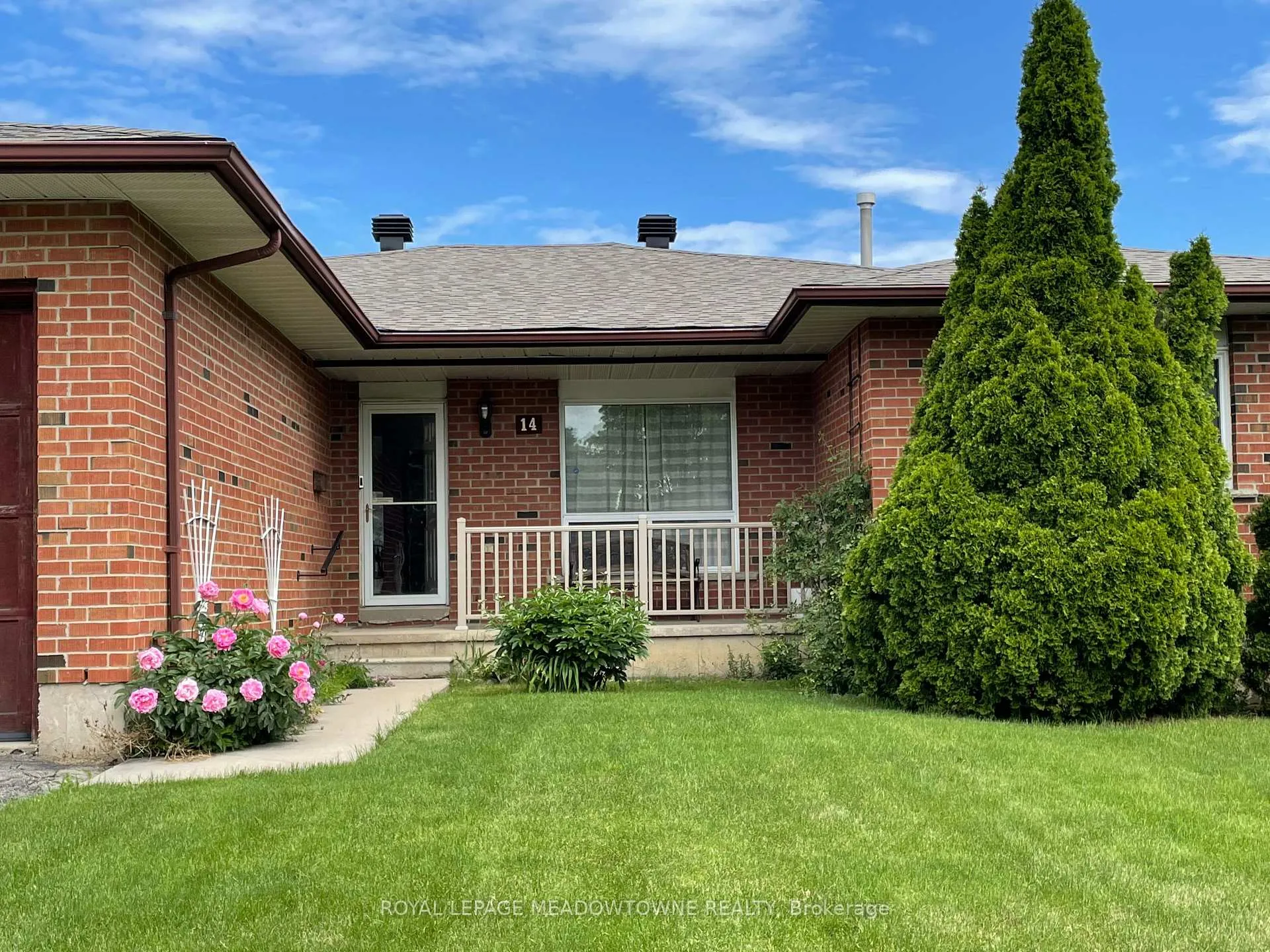 Photo 4 of 14 Brookland Drive, Brampton, Avondale — HOMEH
