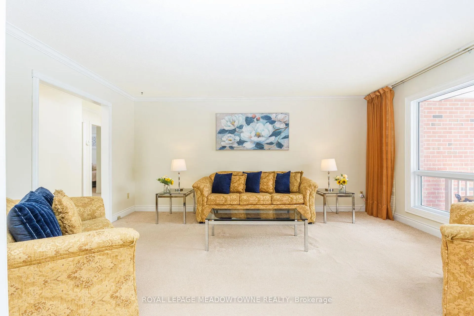 Photo 6 of 14 Brookland Drive, Brampton, Avondale — HOMEH