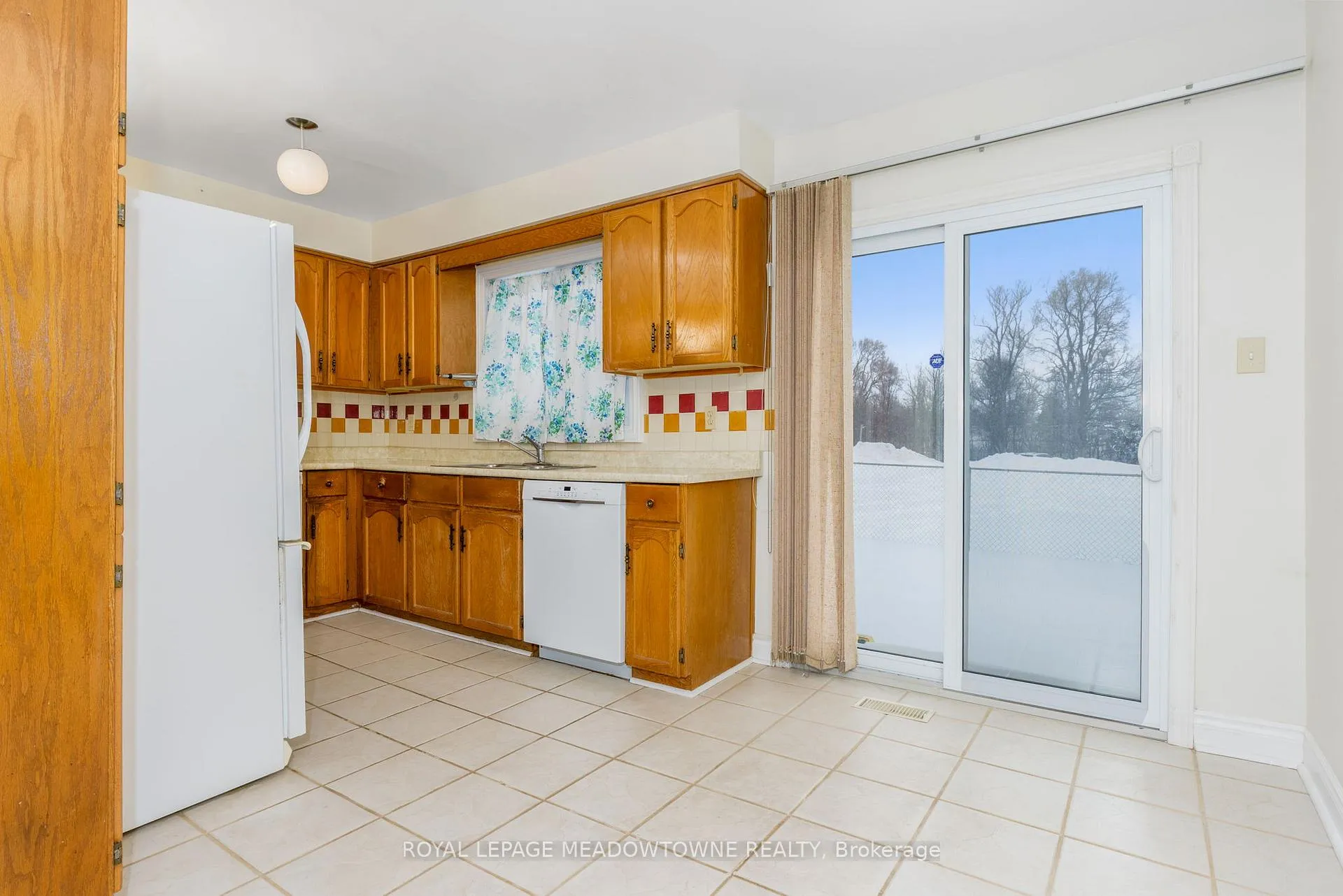 Photo 11 of 14 Brookland Drive, Brampton, Avondale — HOMEH