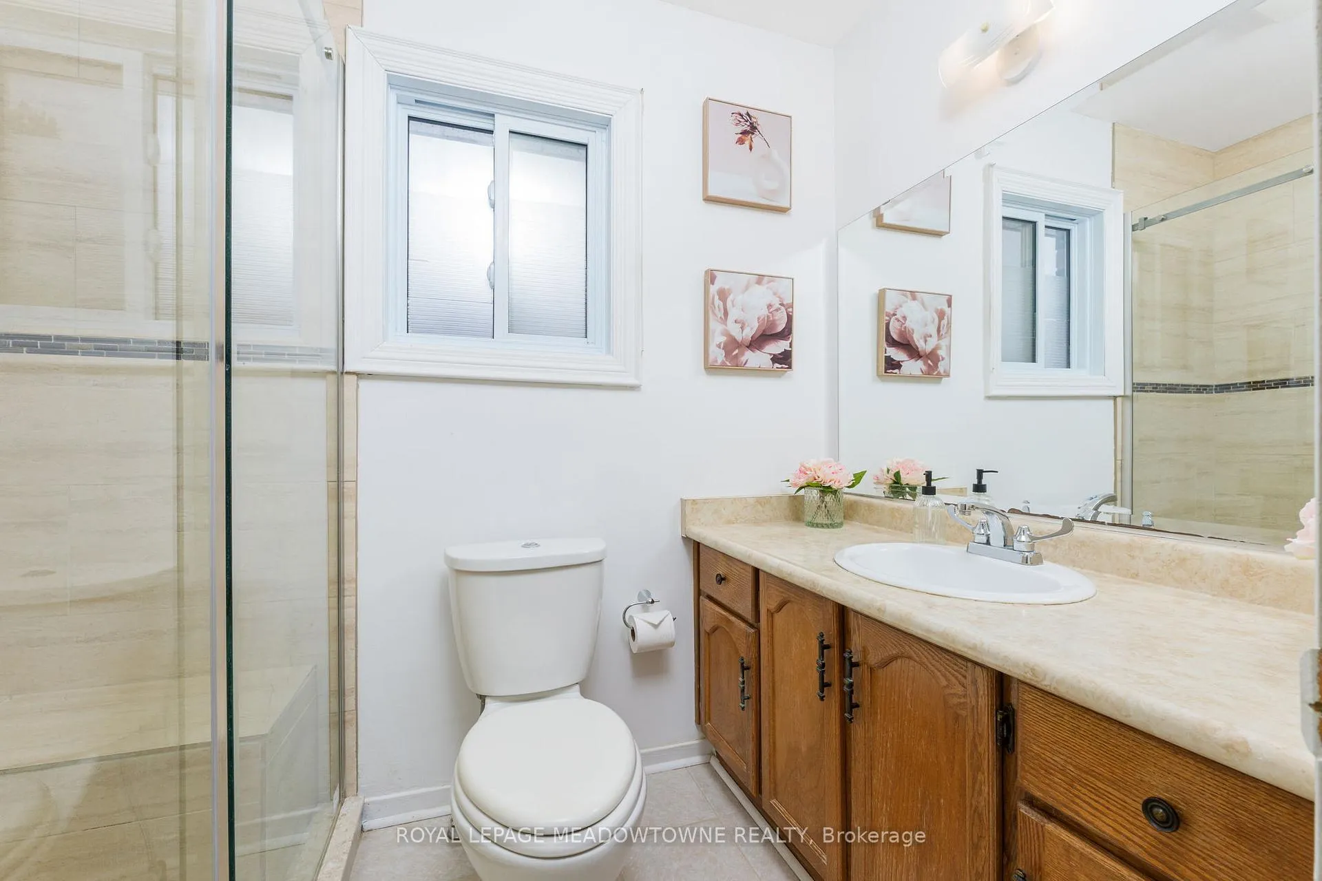 Photo 17 of 14 Brookland Drive, Brampton, Avondale — HOMEH