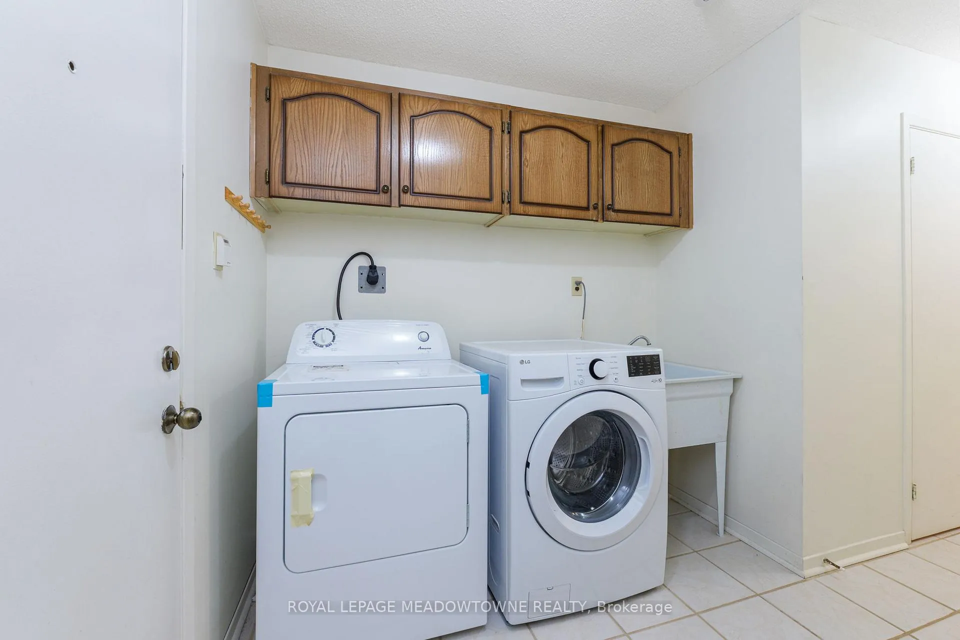 Photo 25 of 14 Brookland Drive, Brampton, Avondale — HOMEH