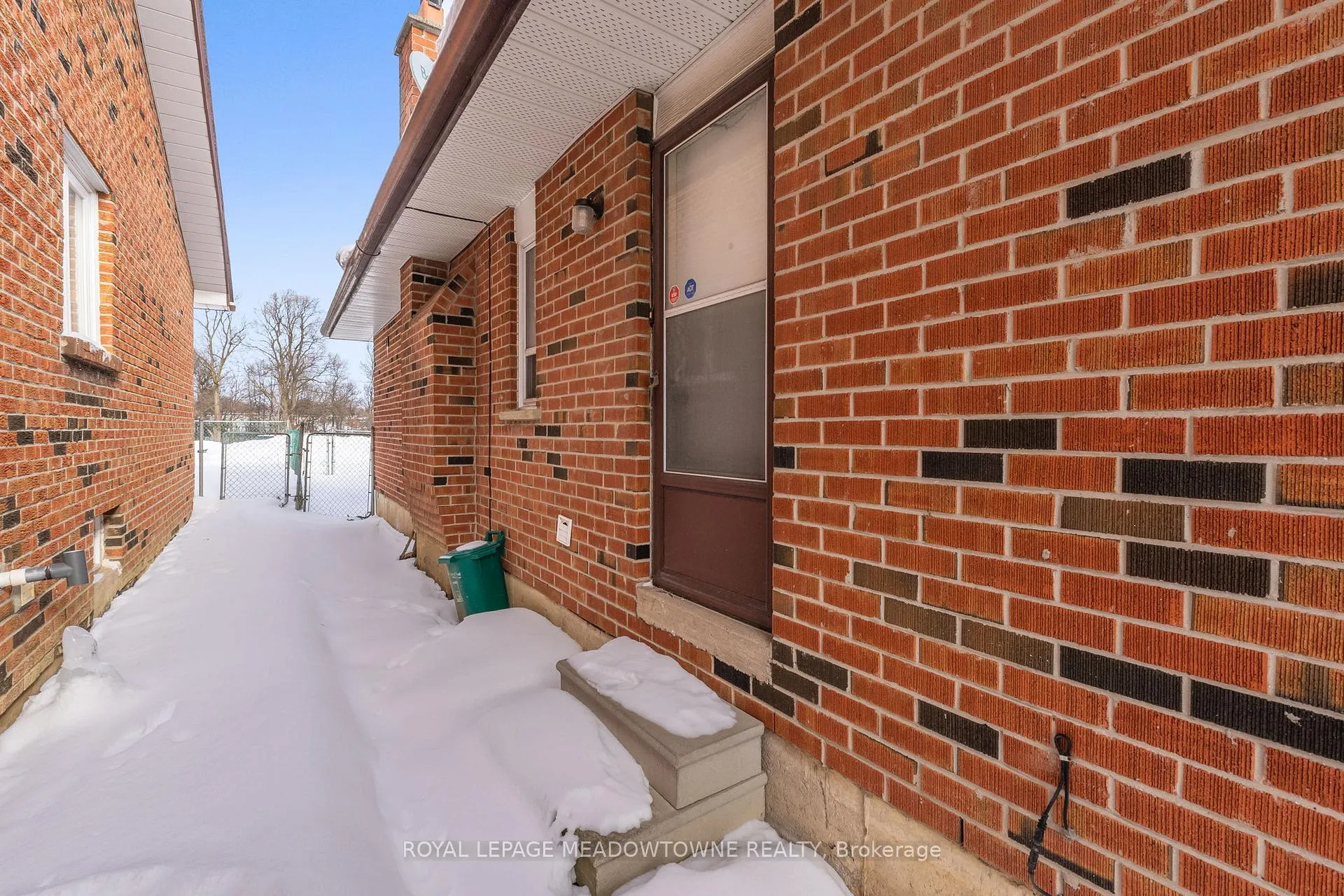 Photo 26 of 14 Brookland Drive, Brampton, Avondale — HOMEH
