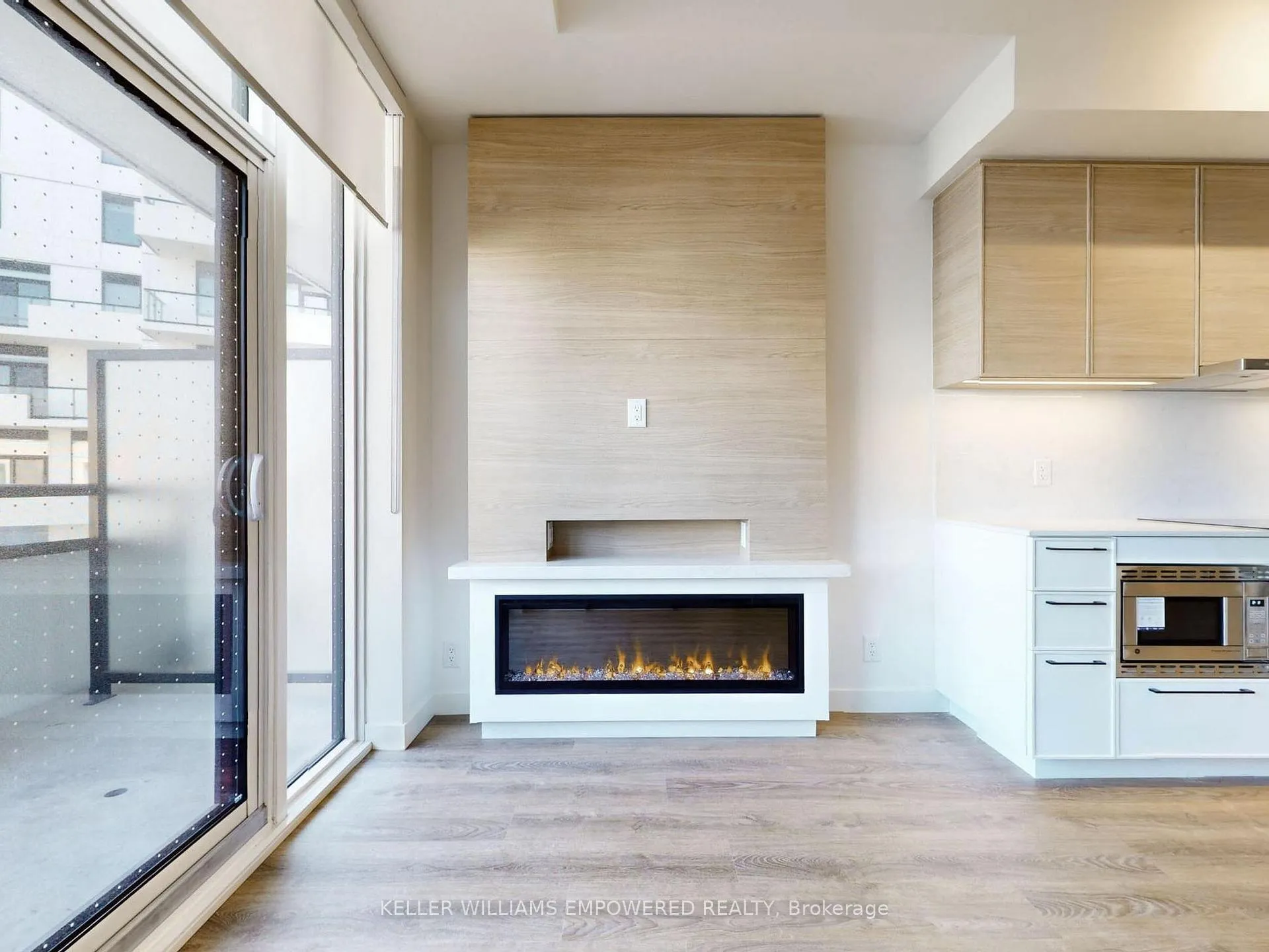 Photo 5 of Unit 826, 1050 Eastern Avenue, Toronto, Greenwood-Coxwell — HOMEH