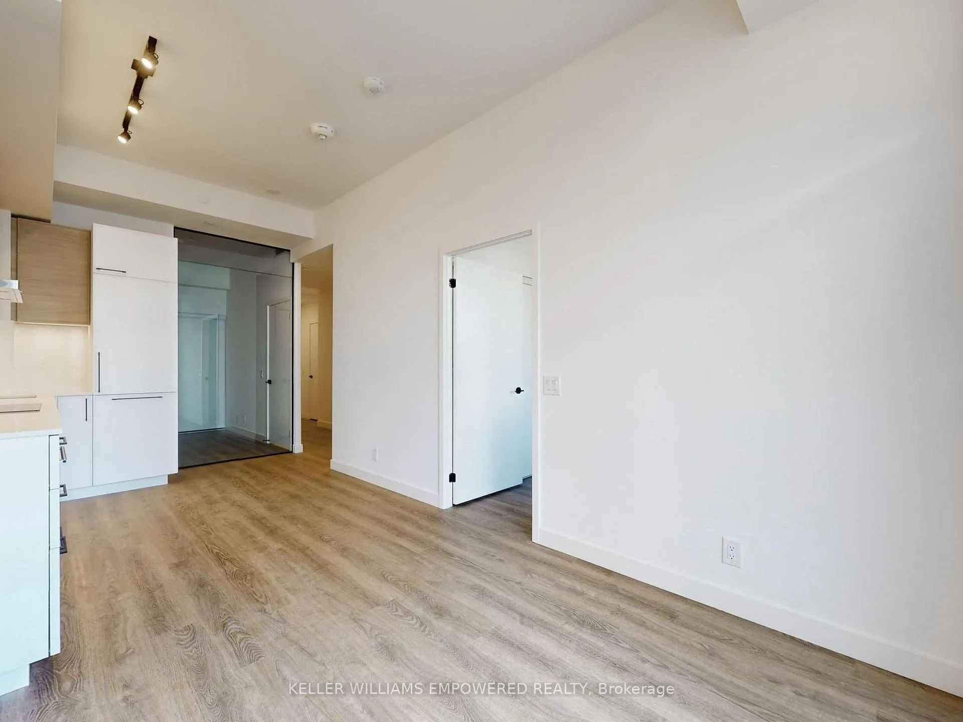 Photo 8 of Unit 826, 1050 Eastern Avenue, Toronto, Greenwood-Coxwell — HOMEH