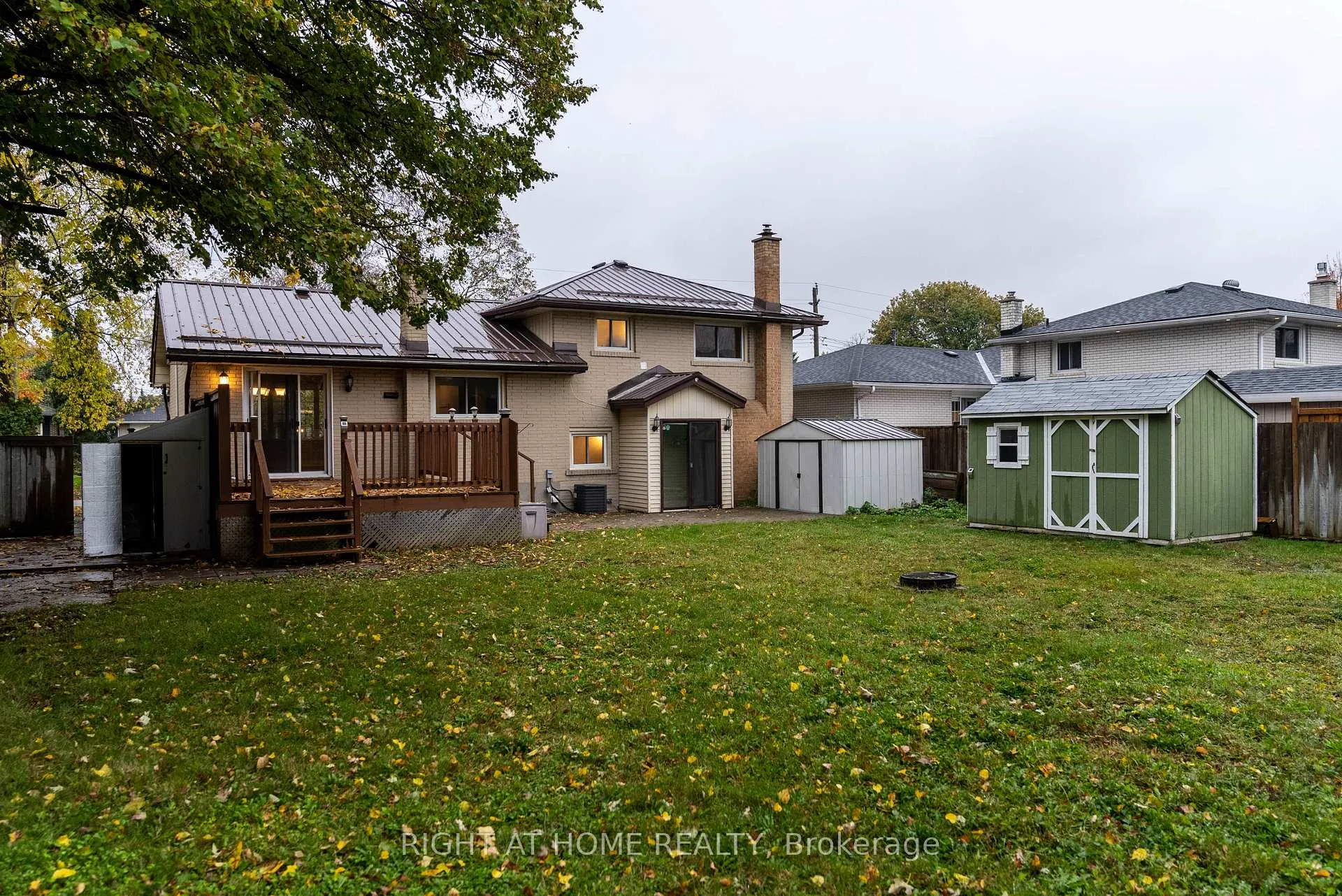 Photo 12 of 48 Ottaway Avenue, Barrie, Wellington — HOMEH