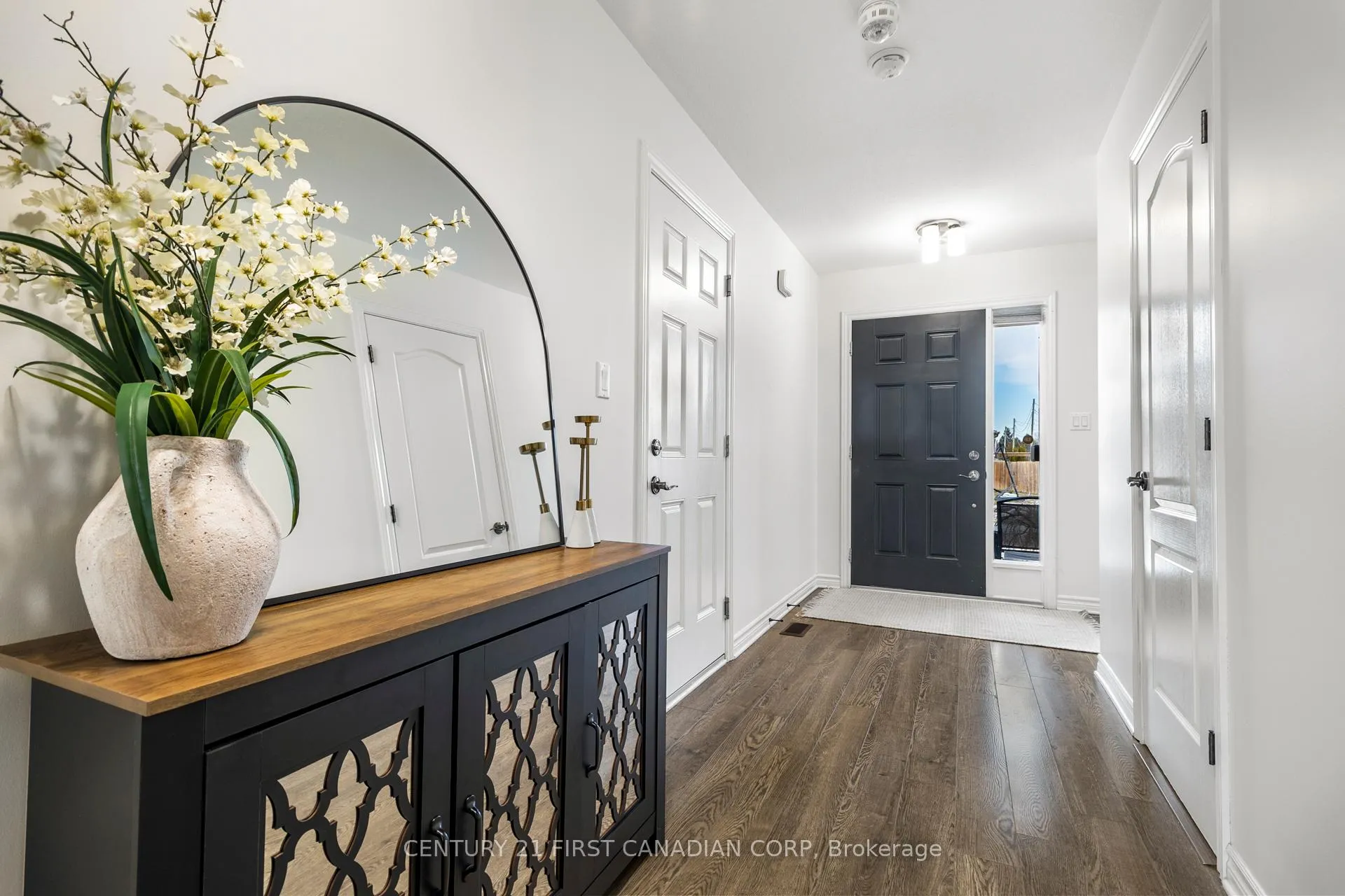 Photo 6 of 361 Beech Street, Lucan Biddulph, Lucan — HOMEH