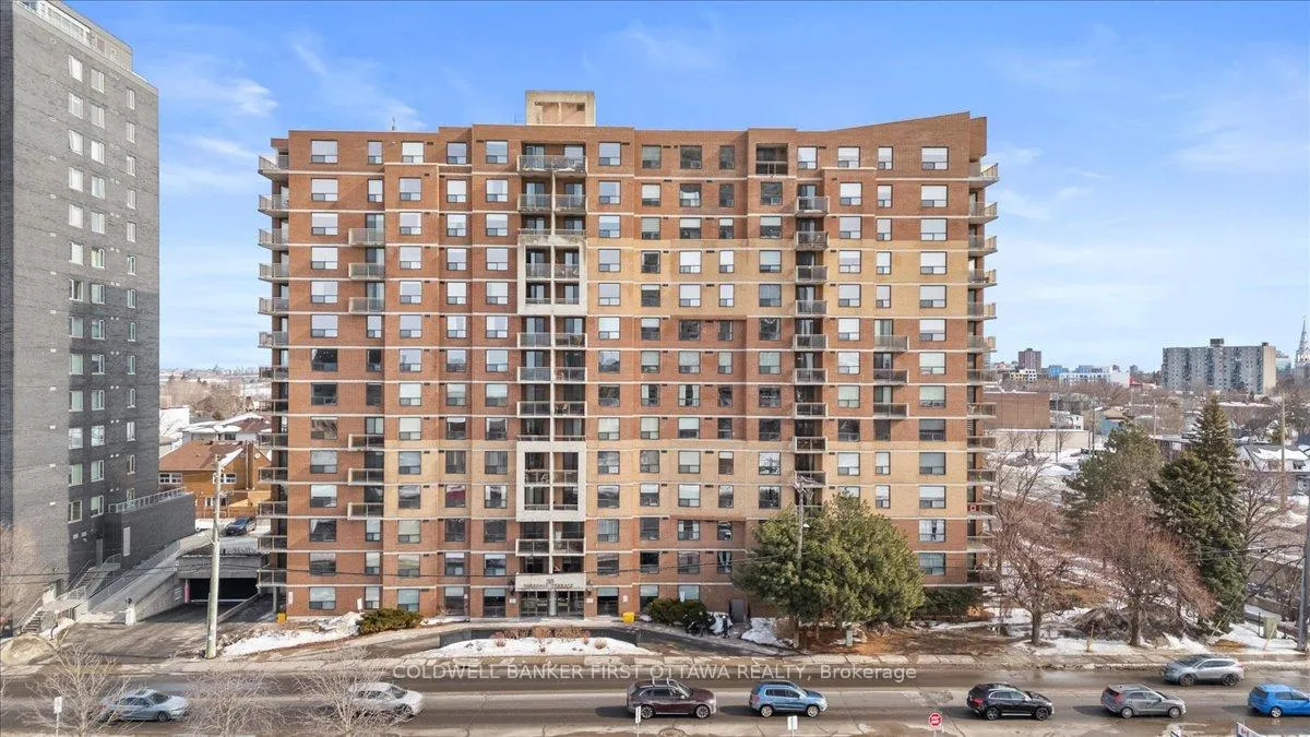 Front of Unit 1403, 215 Parkdale Avenue