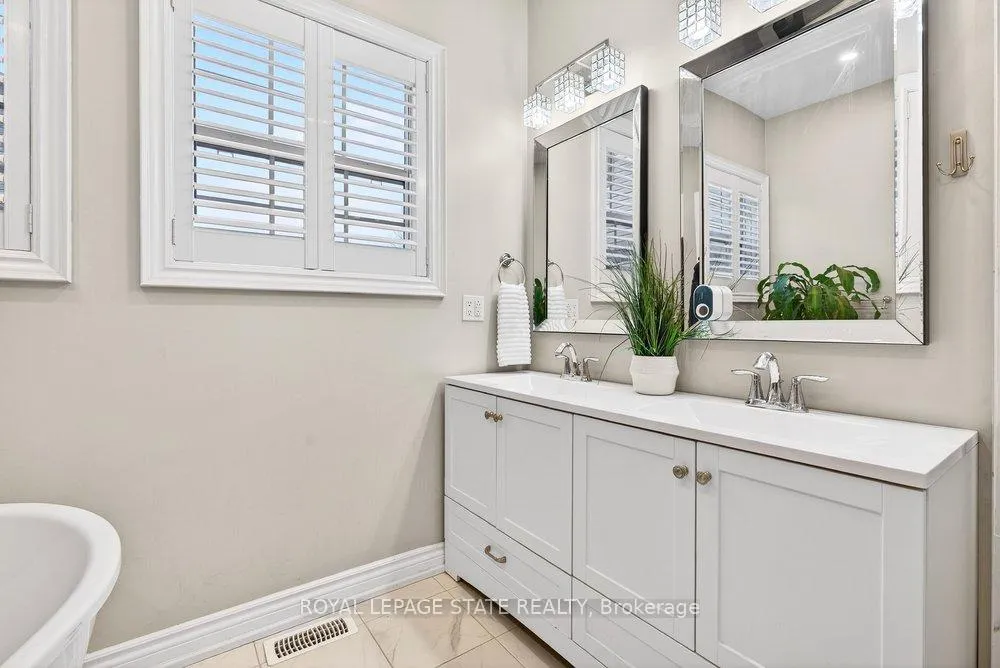 Photo 18 of 117 Monarch Street, Welland, Prince Charles — HOMEH