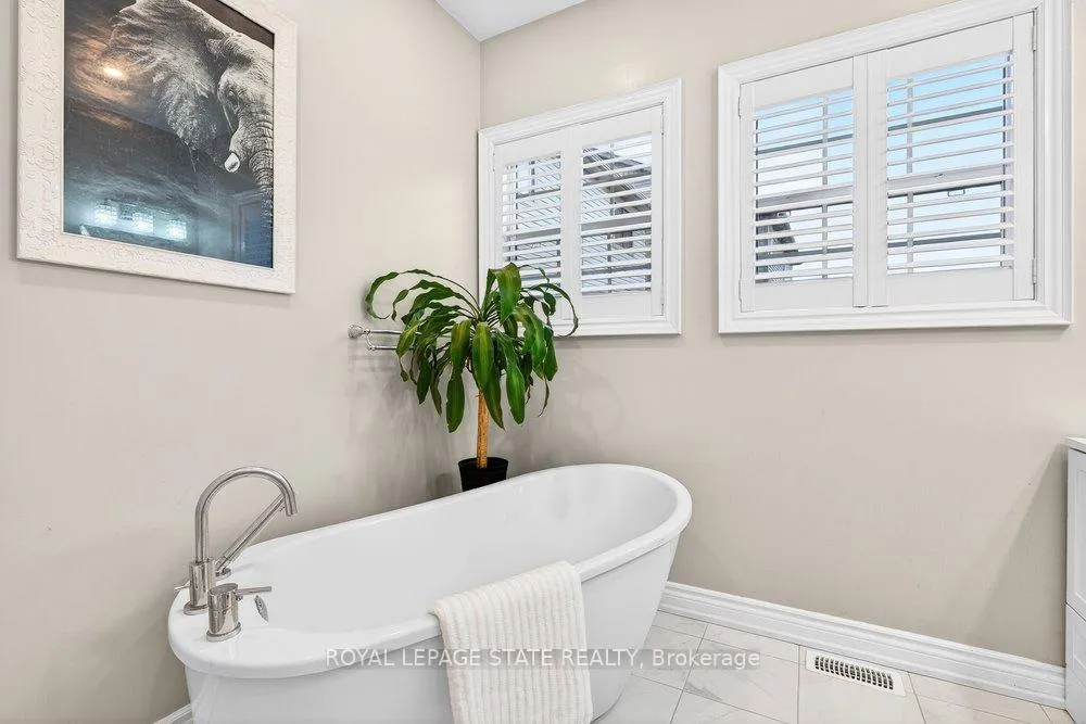 Photo 19 of 117 Monarch Street, Welland, Prince Charles — HOMEH
