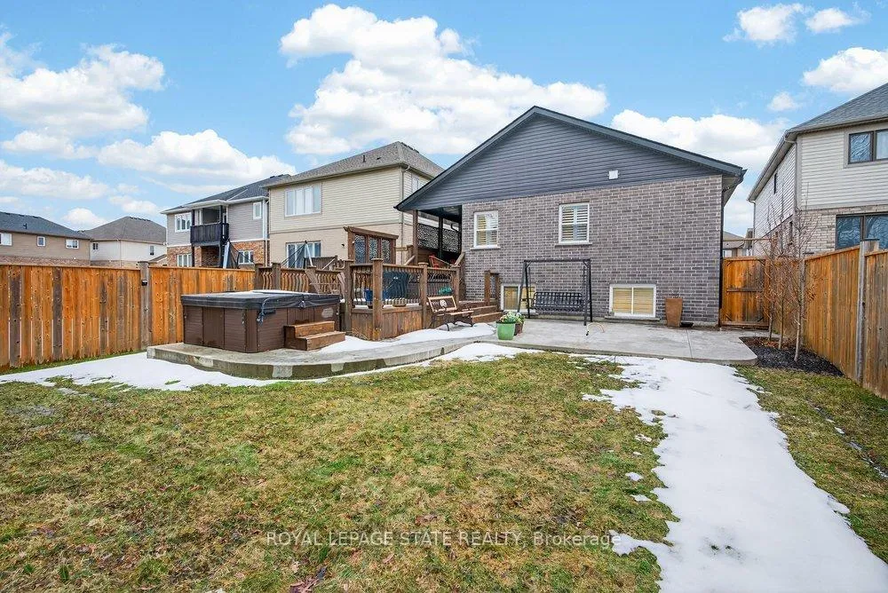 Photo 40 of 117 Monarch Street, Welland, Prince Charles — HOMEH