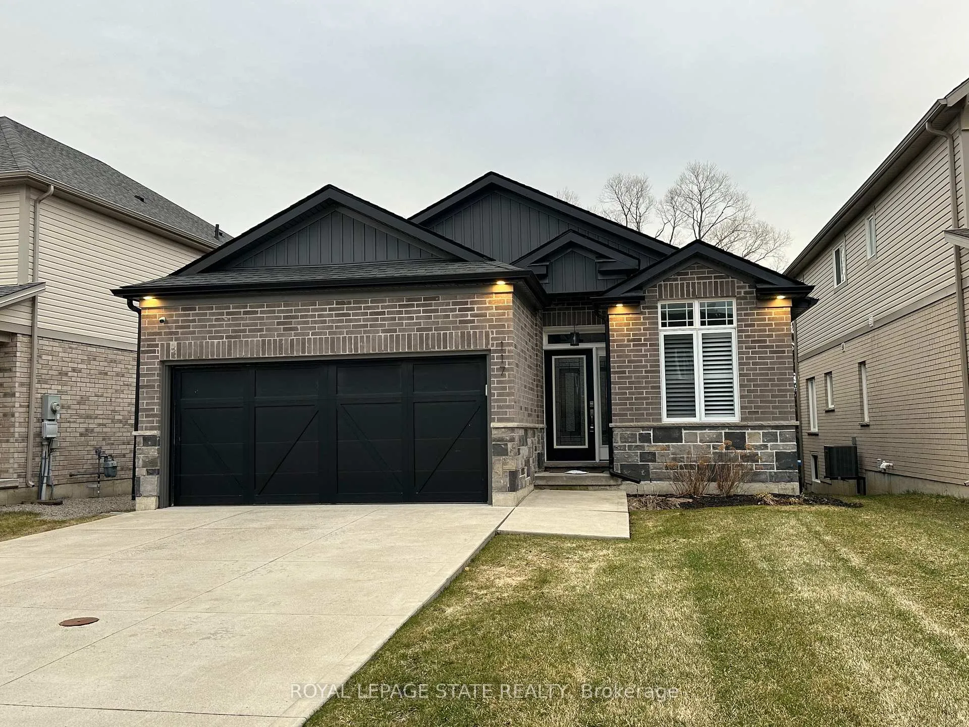 Photo 48 of 117 Monarch Street, Welland, Prince Charles — HOMEH