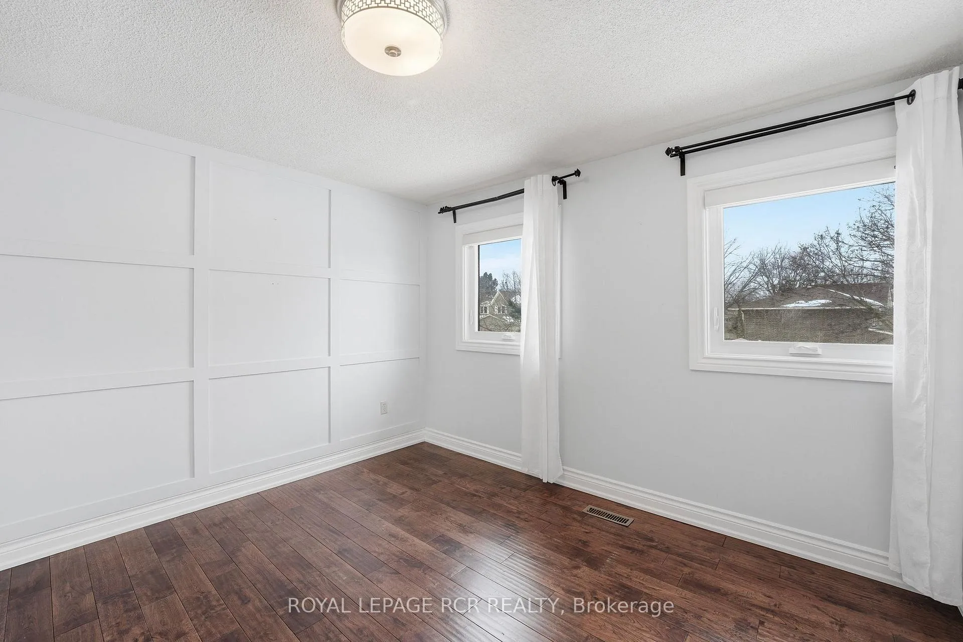 Photo 30 of 2 Meyer Circle, Markham, Markham Village — HOMEH