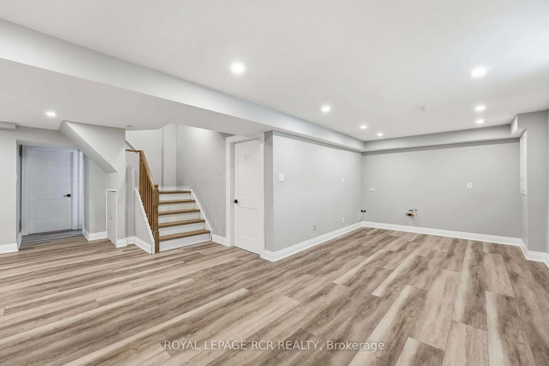 Photo 38 of 2 Meyer Circle, Markham, Markham Village — HOMEH