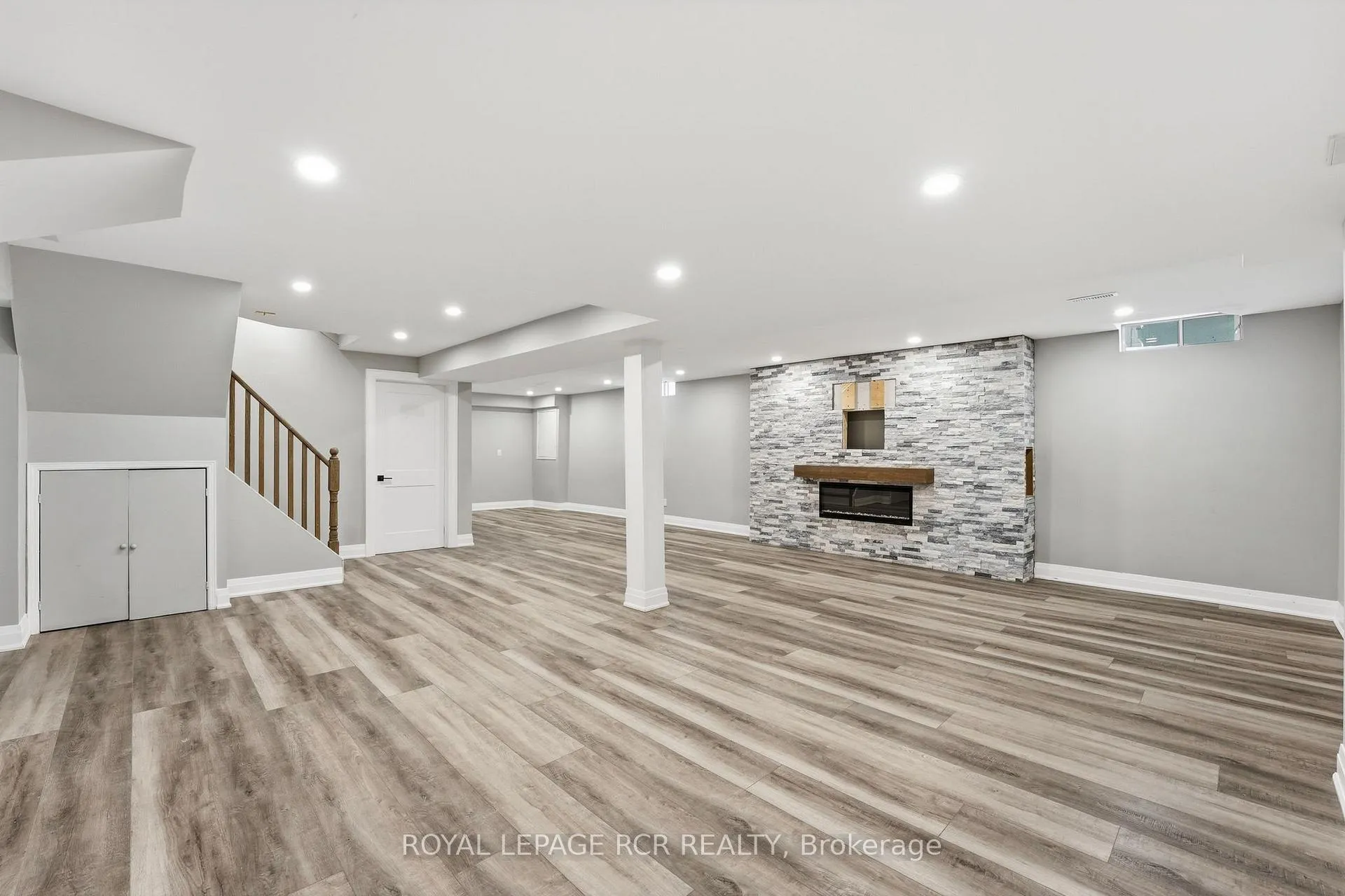 Photo 39 of 2 Meyer Circle, Markham, Markham Village — HOMEH