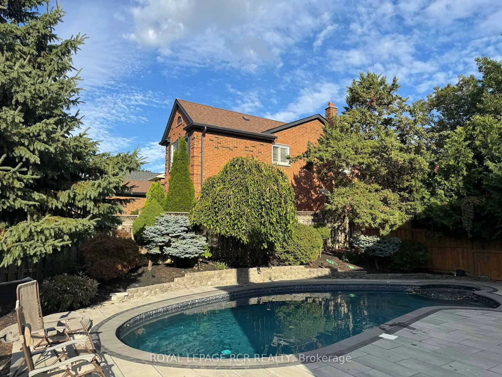Photo 45 of 2 Meyer Circle, Markham, Markham Village — HOMEH
