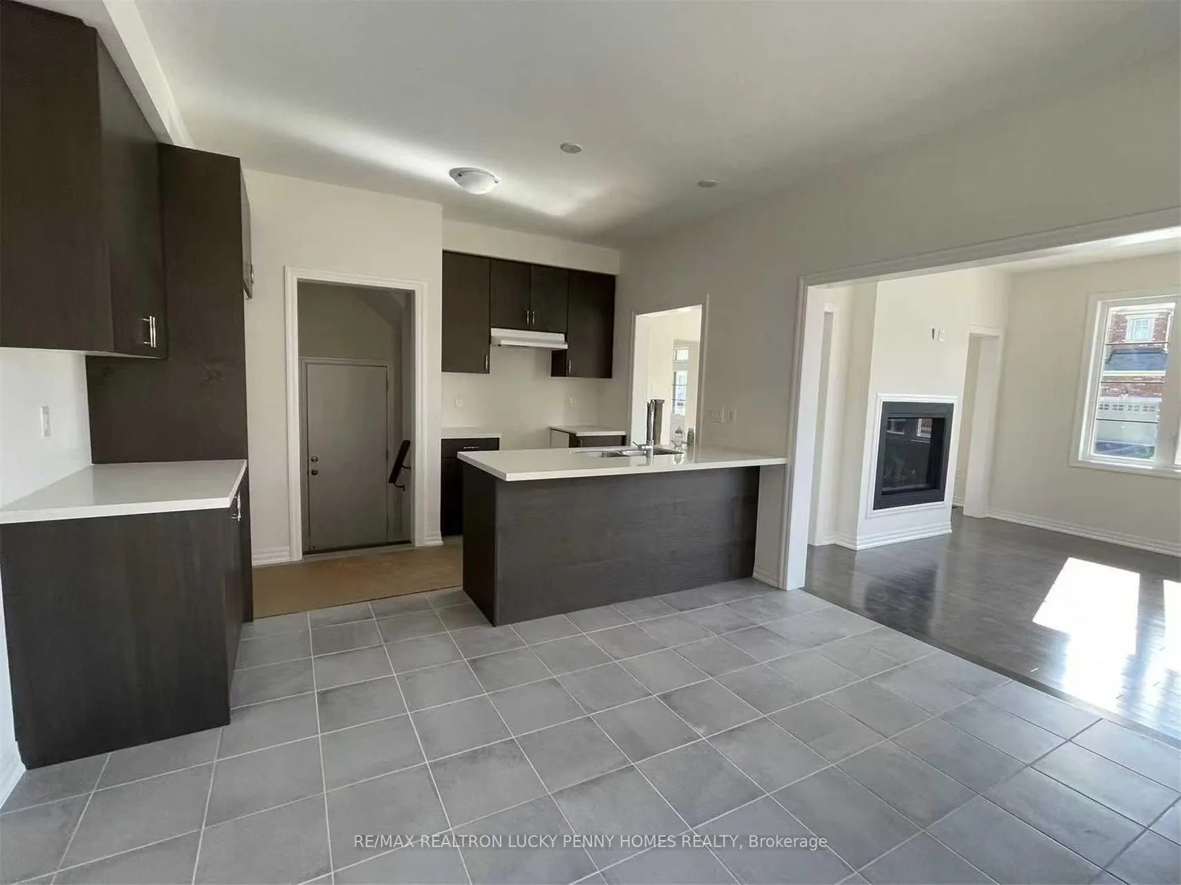 Photo 3 of 401 Fred Mclaren Boulevard, Markham, Wismer — HOMEH
