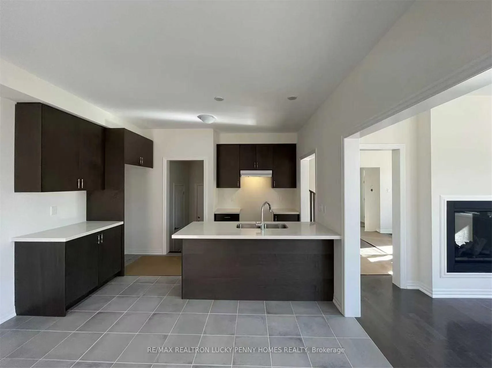 Photo 4 of 401 Fred Mclaren Boulevard, Markham, Wismer — HOMEH