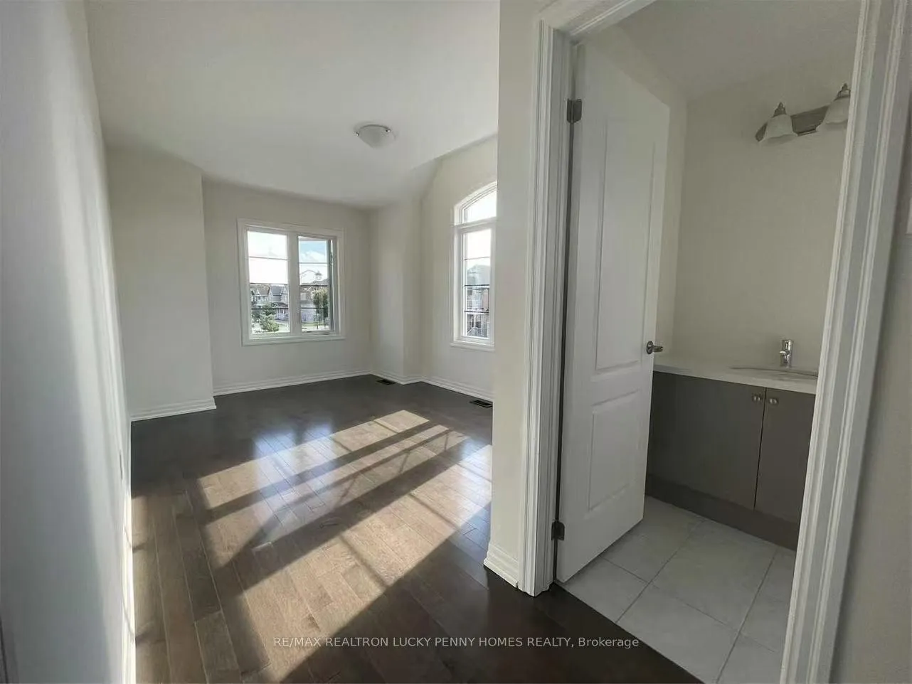 Photo 16 of 401 Fred Mclaren Boulevard, Markham, Wismer — HOMEH
