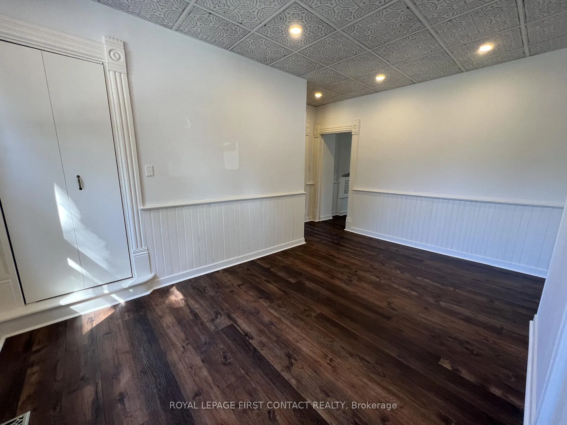 Photo 3 of Unit B, 228 Bayfield Street, Barrie, Bayfield — HOMEH