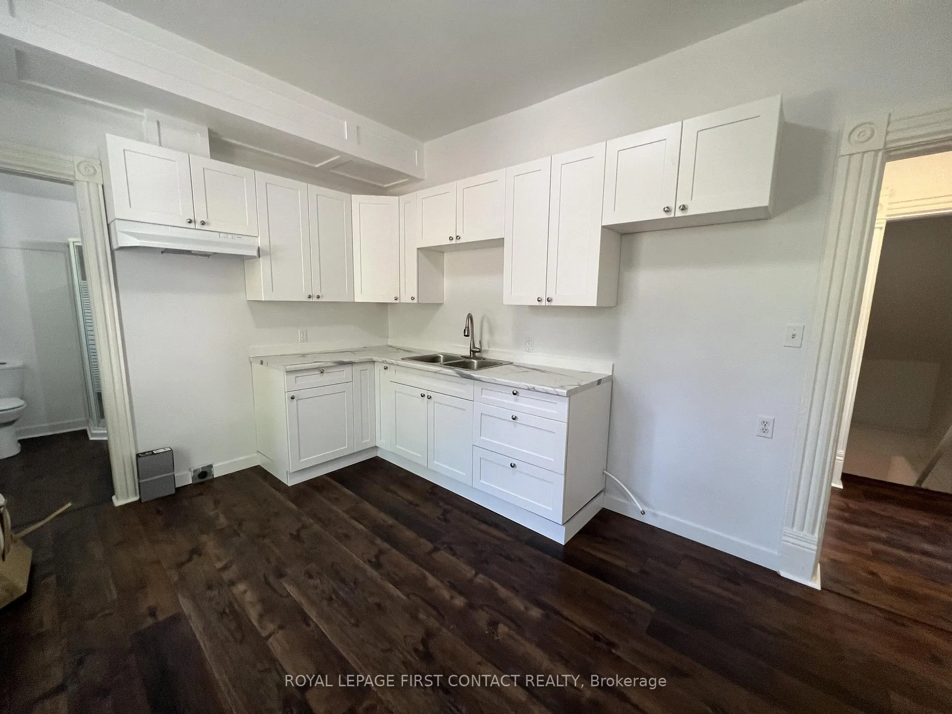 Photo 6 of Unit B, 228 Bayfield Street, Barrie, Bayfield — HOMEH