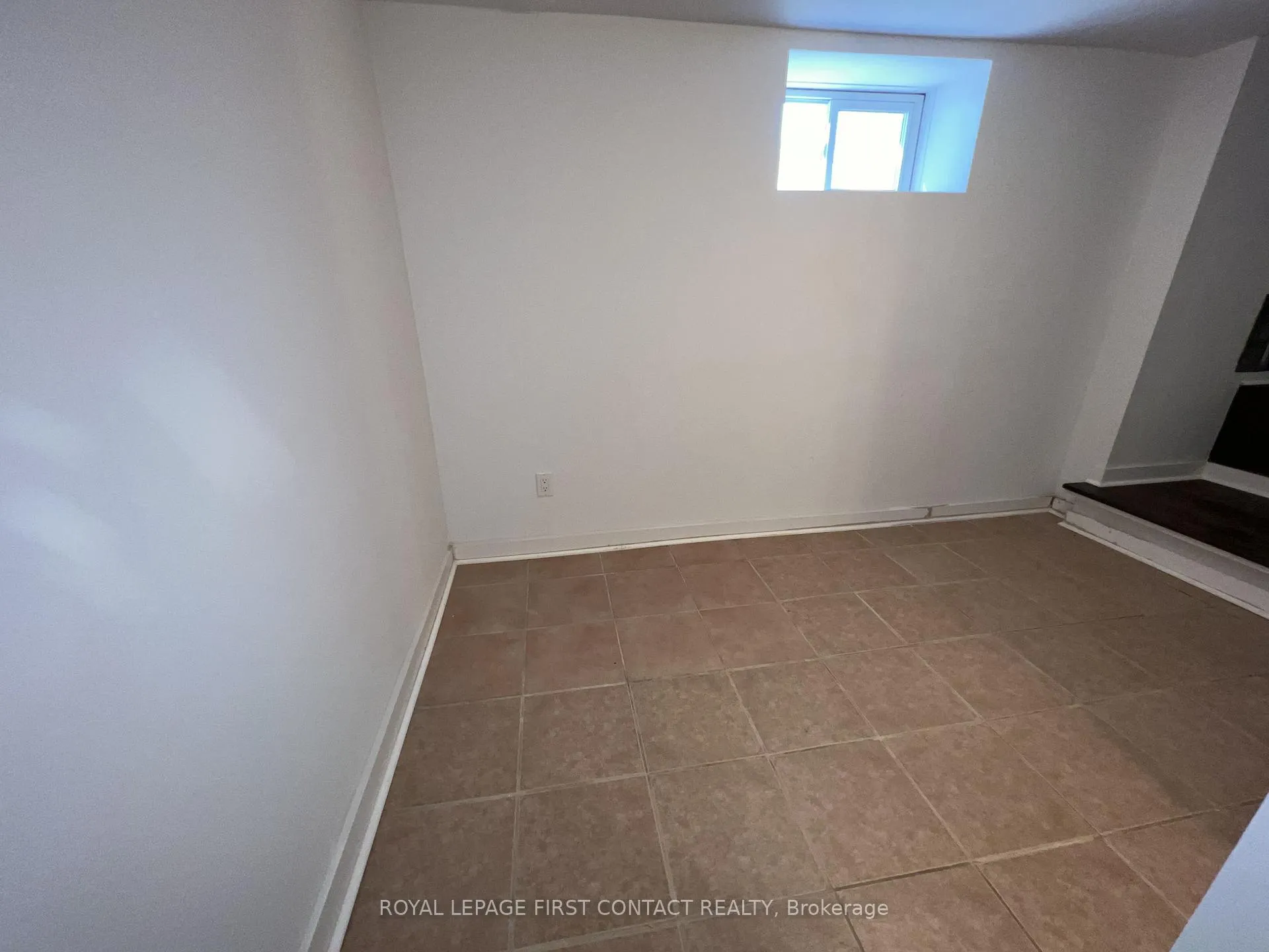 Photo 11 of Unit B, 228 Bayfield Street, Barrie, Bayfield — HOMEH