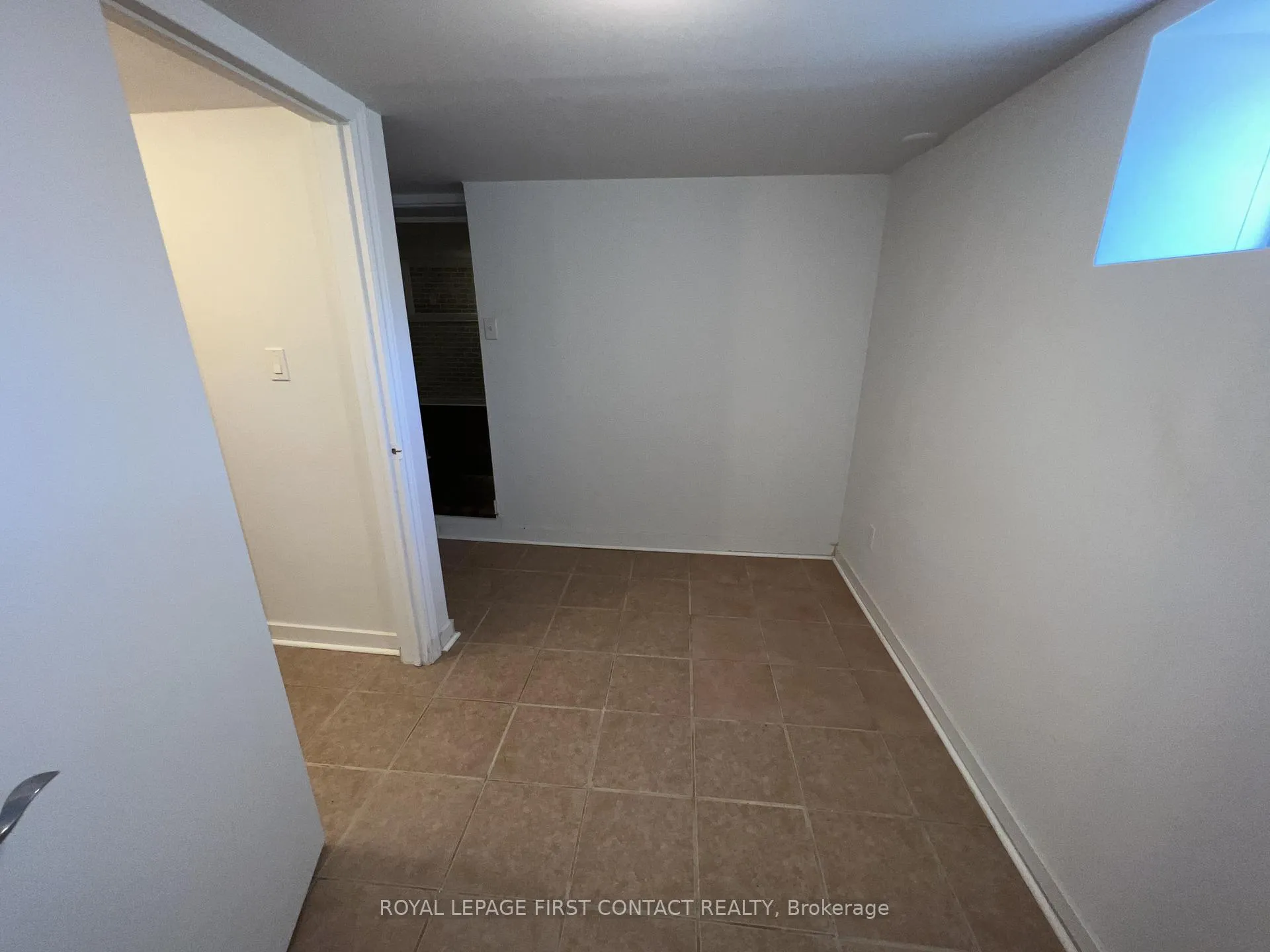 Photo 12 of Unit B, 228 Bayfield Street, Barrie, Bayfield — HOMEH