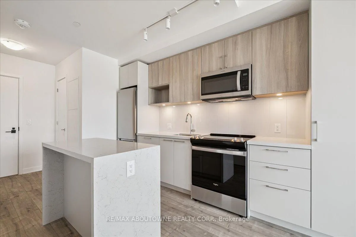 Photo 13 of Unit 612, 500 Plains Road E, Burlington, LaSalle — HOMEH