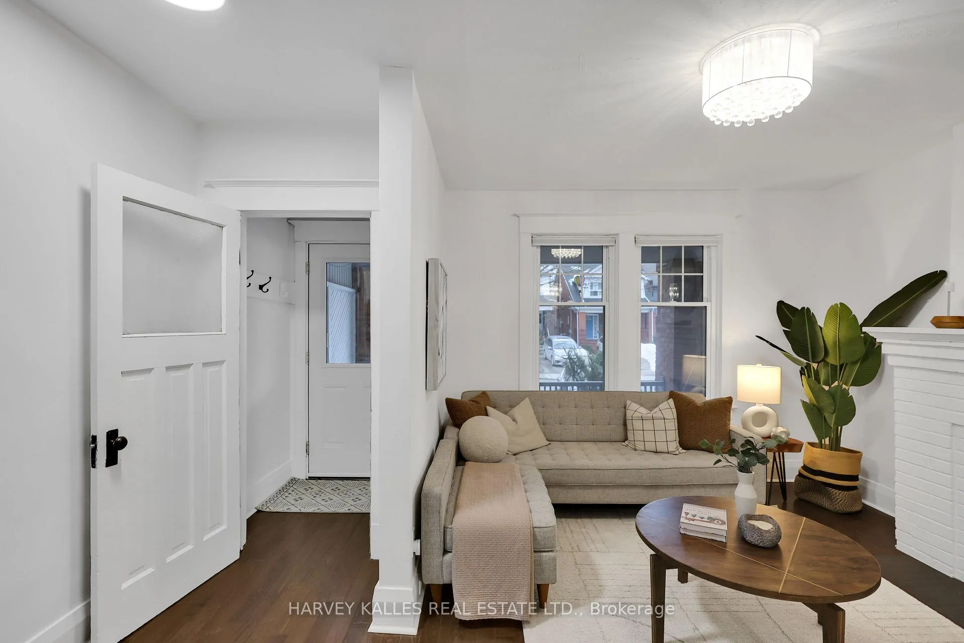 Photo 4 of 318 Forman Avenue, Toronto, Mount Pleasant East — HOMEH