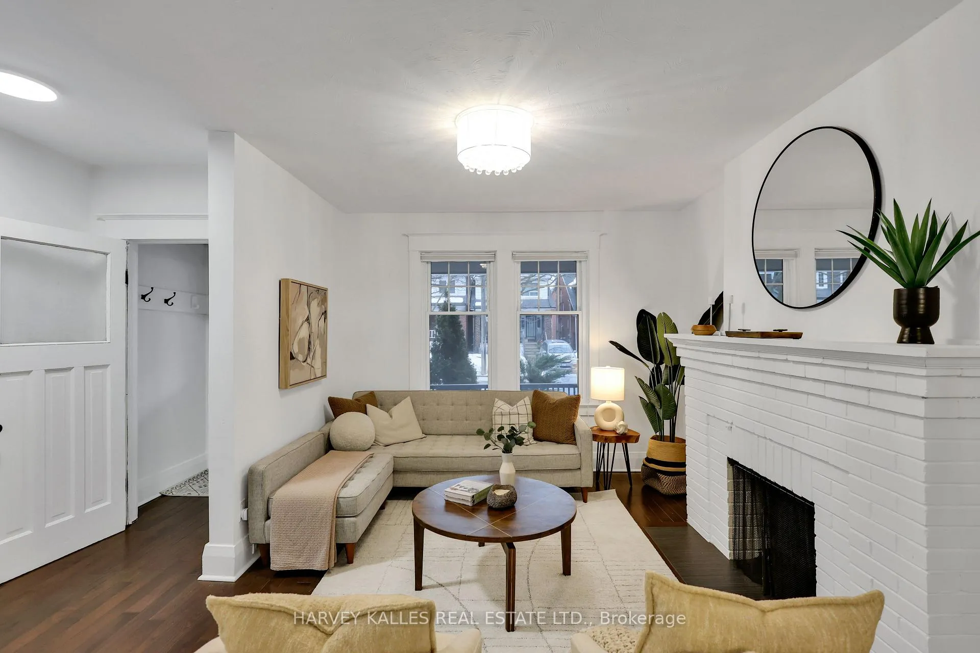 Photo 5 of 318 Forman Avenue, Toronto, Mount Pleasant East — HOMEH