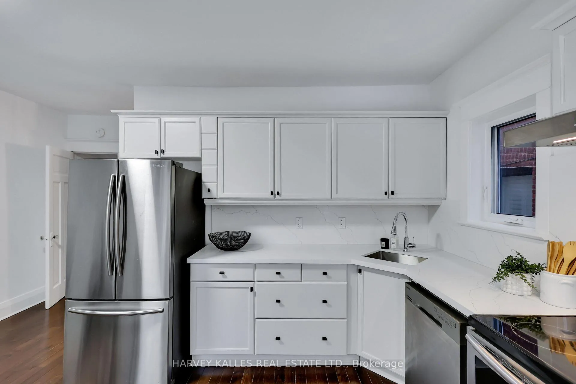 Photo 18 of 318 Forman Avenue, Toronto, Mount Pleasant East — HOMEH