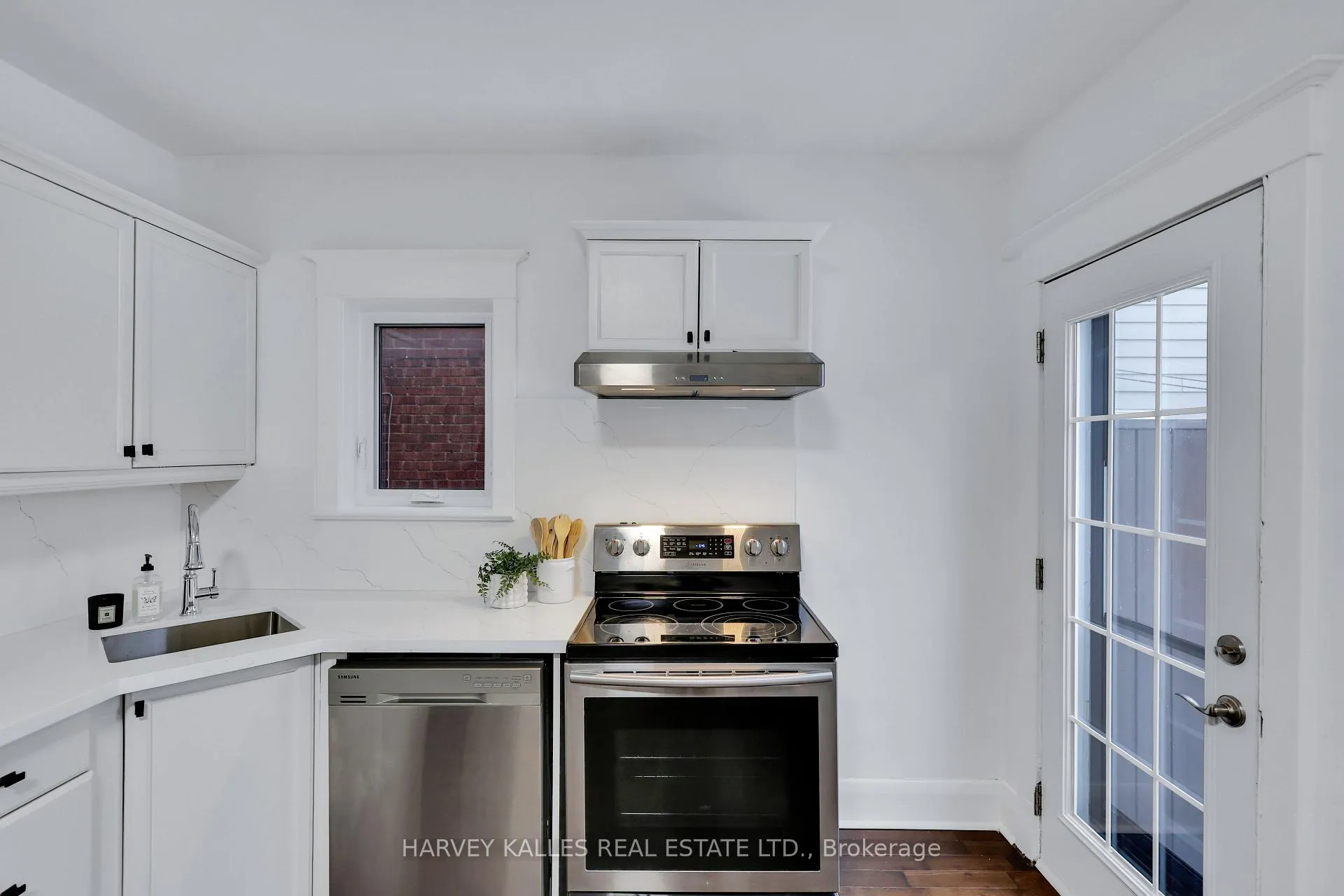 Photo 19 of 318 Forman Avenue, Toronto, Mount Pleasant East — HOMEH