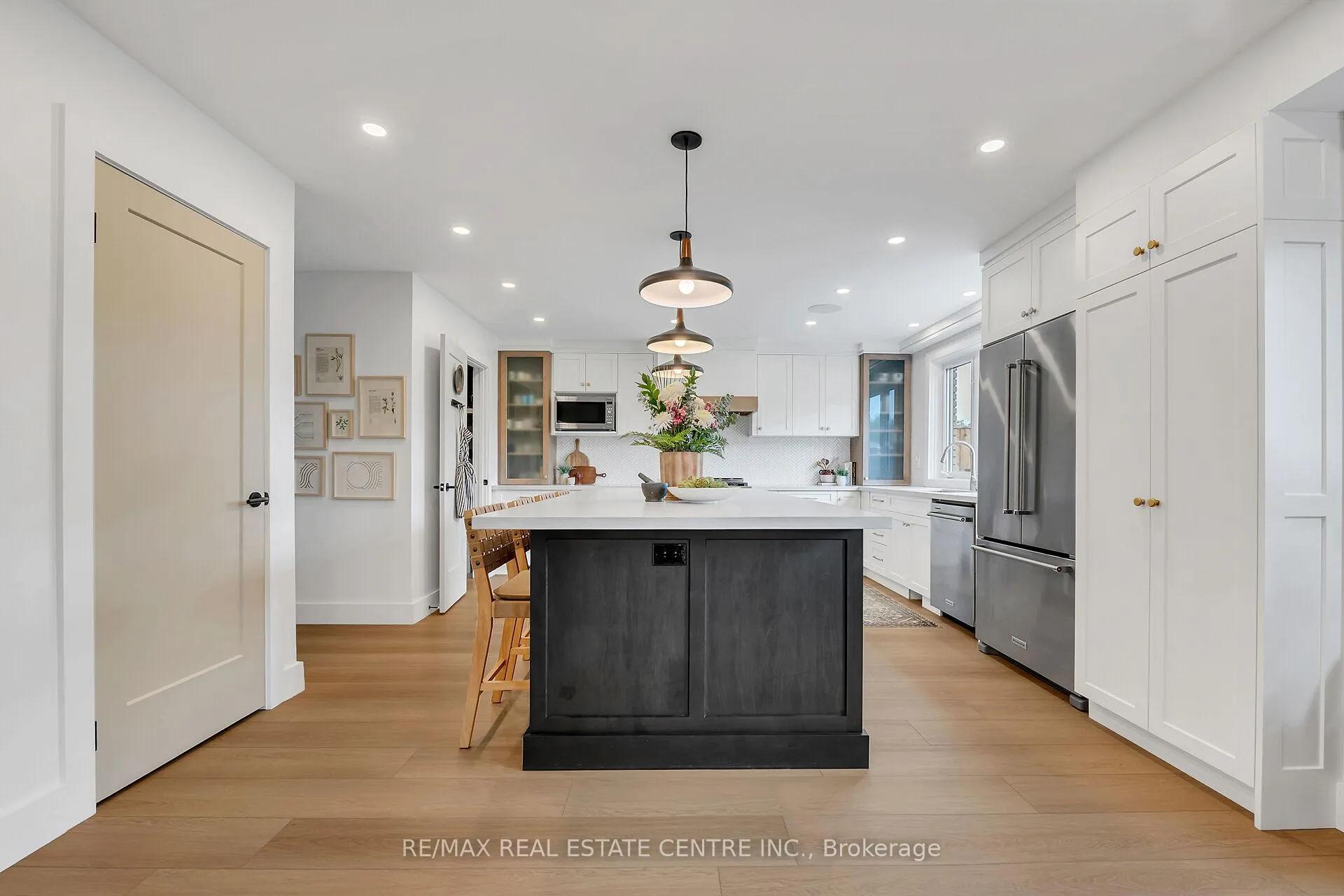 Photo 4 of 217 Jones Road, Hamilton, Stoney Creek — HOMEH