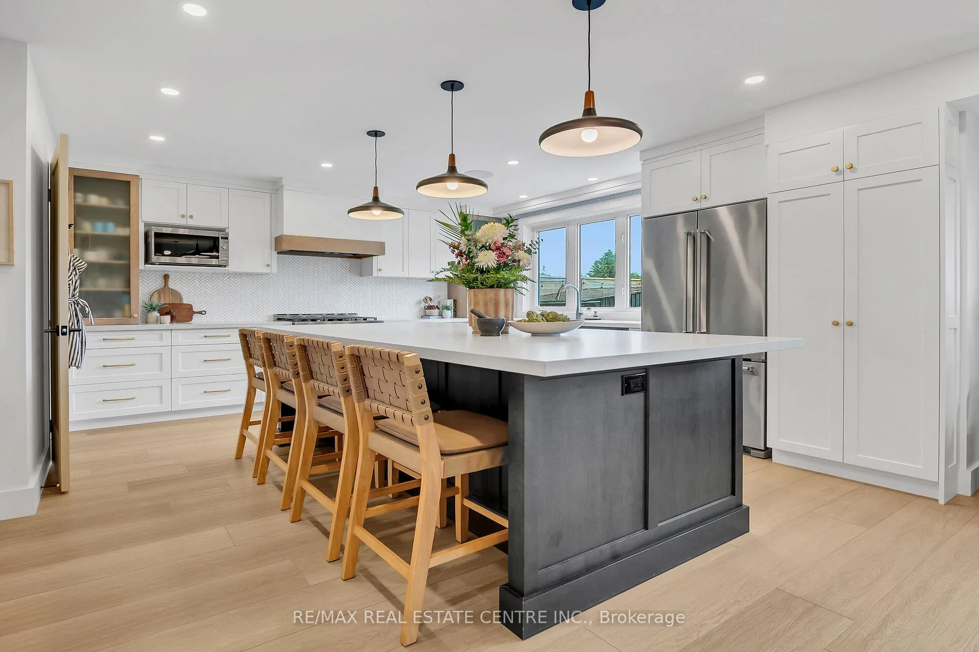 Photo 5 of 217 Jones Road, Hamilton, Stoney Creek — HOMEH
